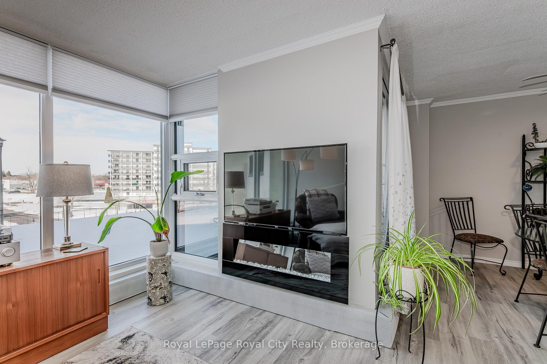 Photo 30 of Unit 207, 19 Woodlawn Road E, Guelph, Riverside Park — HOMEH