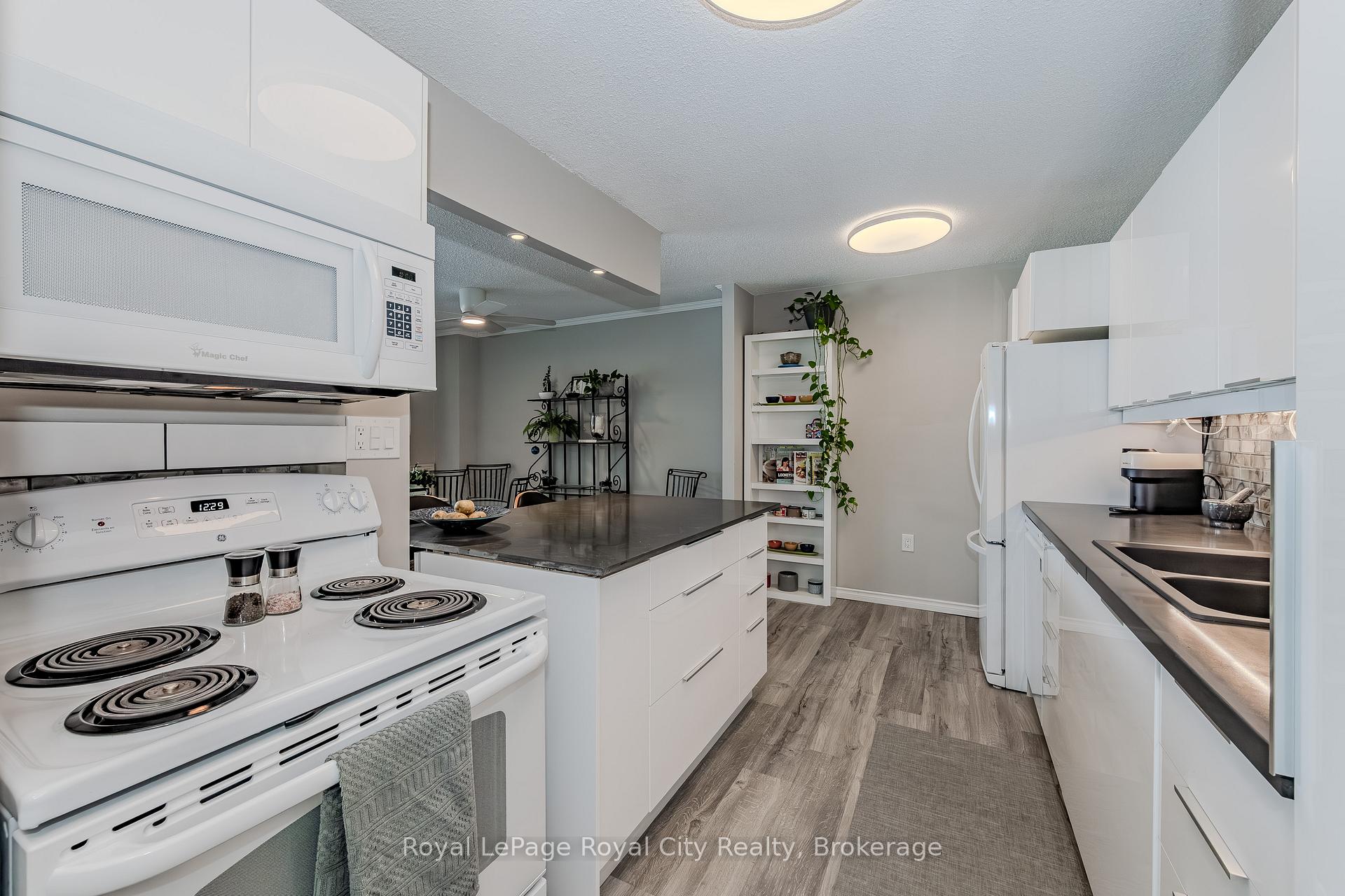 Photo 40 of Unit 207, 19 Woodlawn Road E, Guelph, Riverside Park — HOMEH