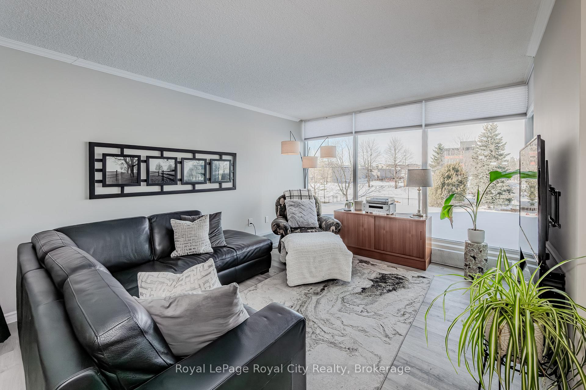 Photo 12 of Unit 207, 19 Woodlawn Road E, Guelph, Riverside Park — HOMEH