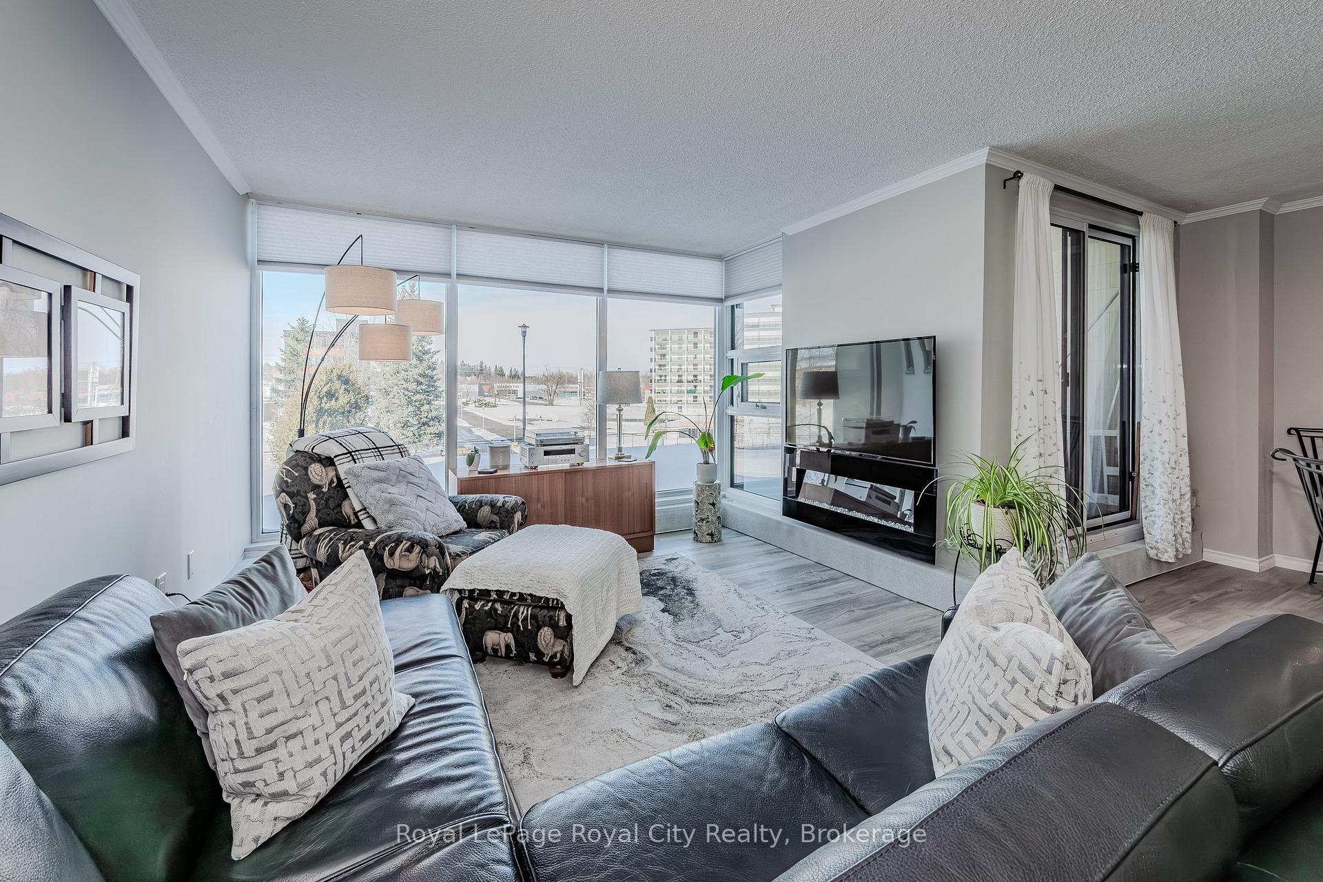 Photo 88 of Unit 207, 19 Woodlawn Road E, Guelph, Riverside Park — HOMEH