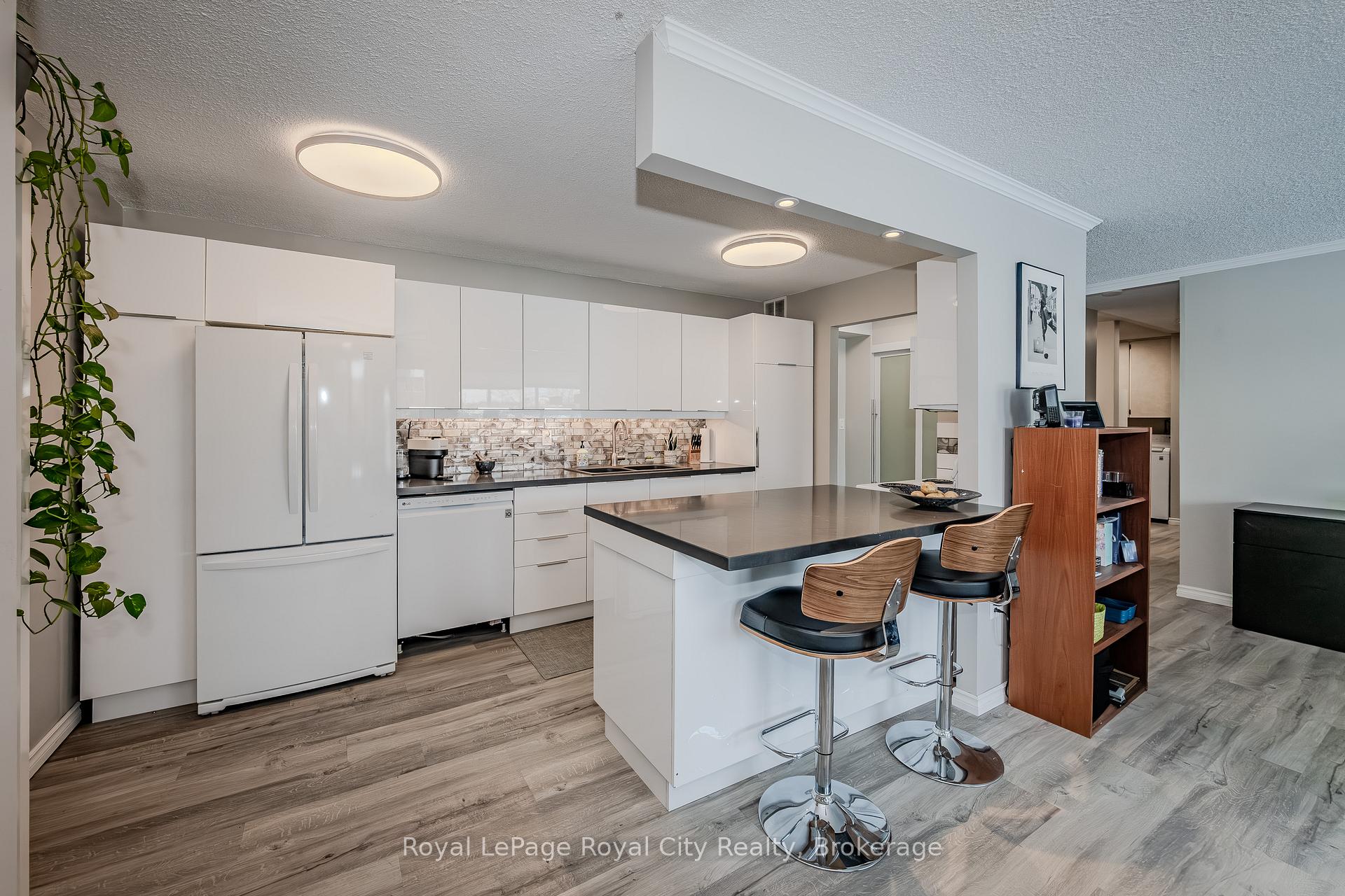 Photo 96 of Unit 207, 19 Woodlawn Road E, Guelph, Riverside Park — HOMEH