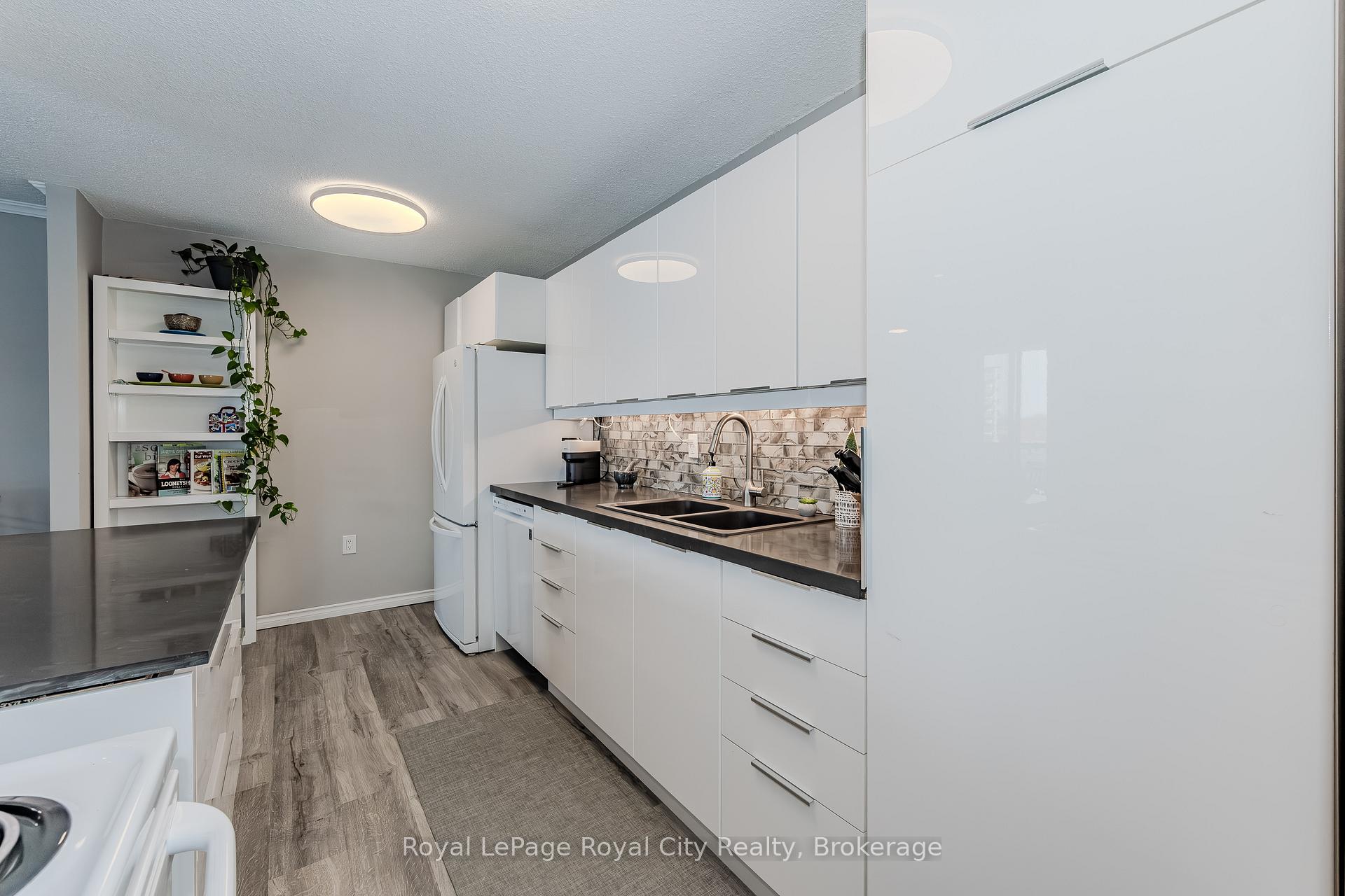 Photo 98 of Unit 207, 19 Woodlawn Road E, Guelph, Riverside Park — HOMEH