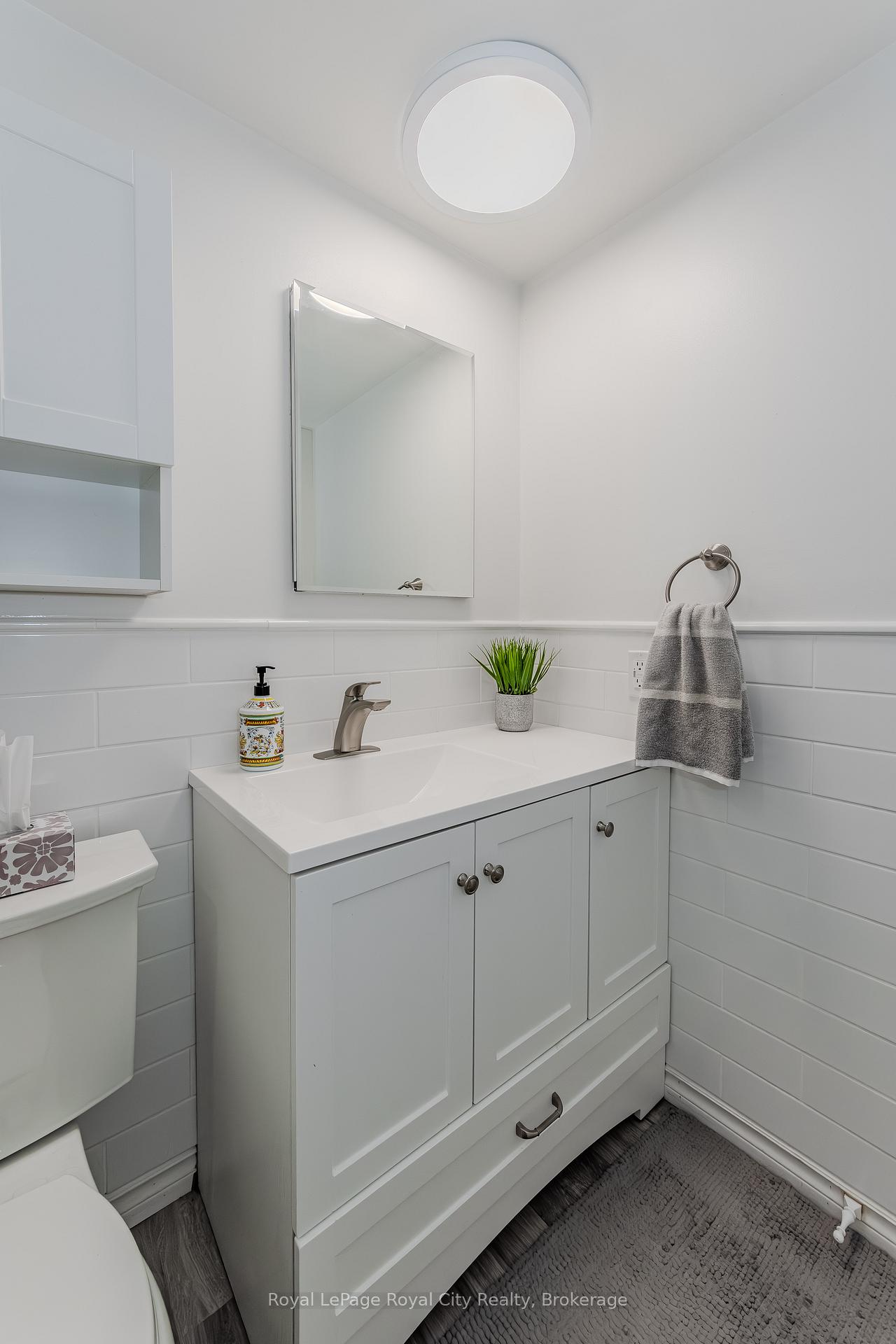 Photo 106 of Unit 207, 19 Woodlawn Road E, Guelph, Riverside Park — HOMEH