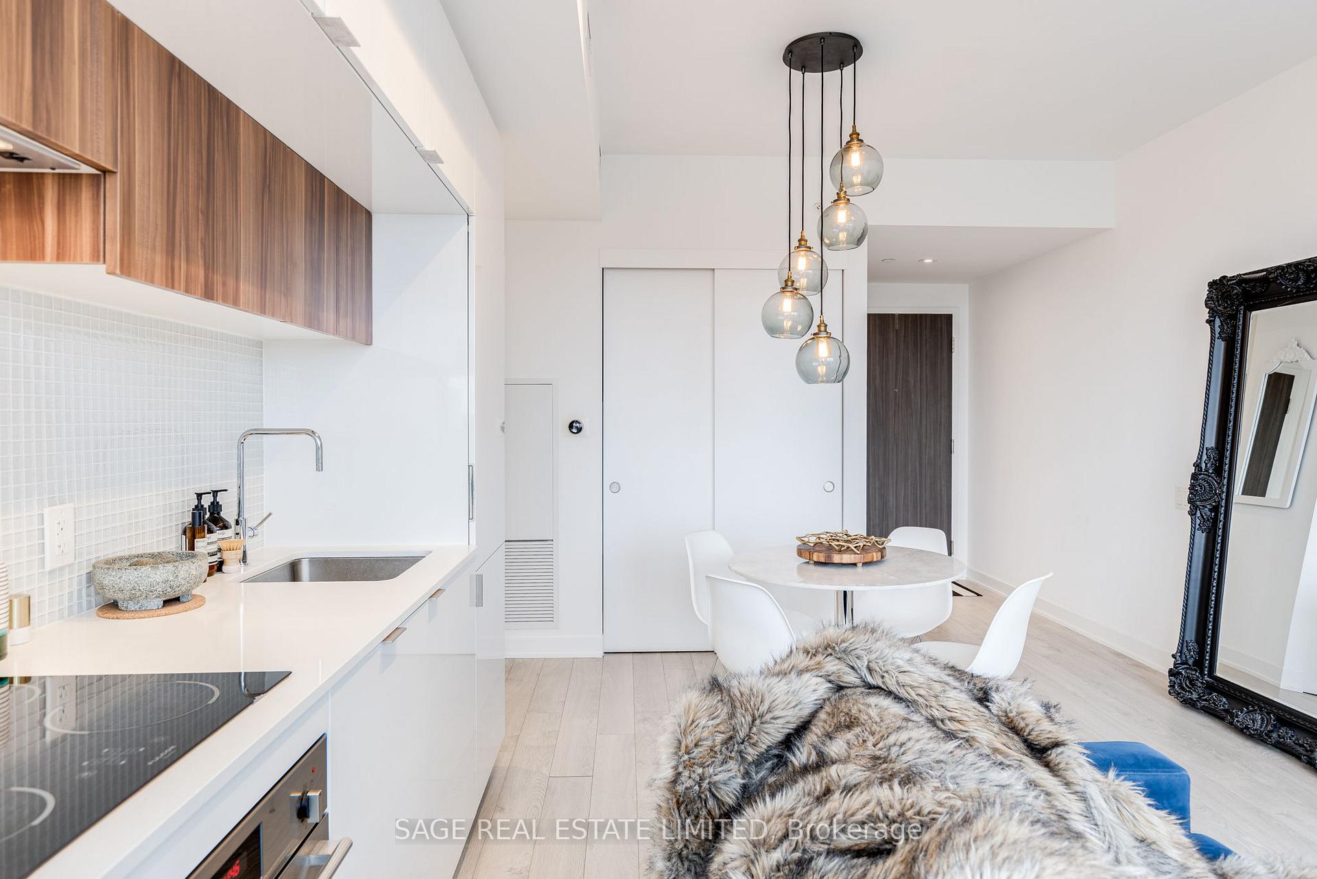 Photo 5 of Unit 1106, 185 Roehampton Avenue, Toronto, Mount Pleasant West — HOMEH