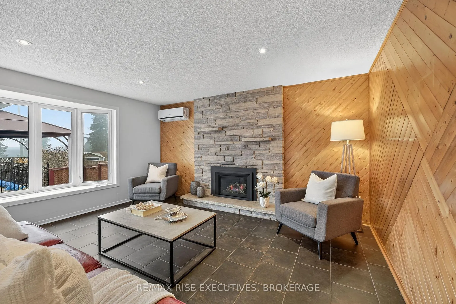 Photo 15 of 889 Percy Crescent, Kingston, City Southwest — HOMEH