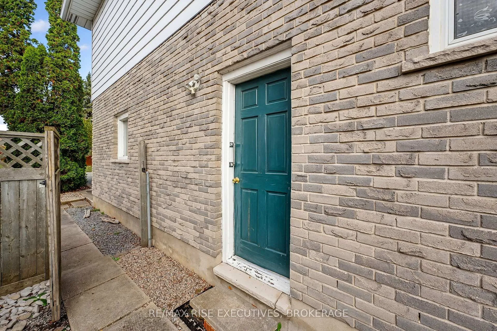 Photo 35 of 889 Percy Crescent, Kingston, City Southwest — HOMEH