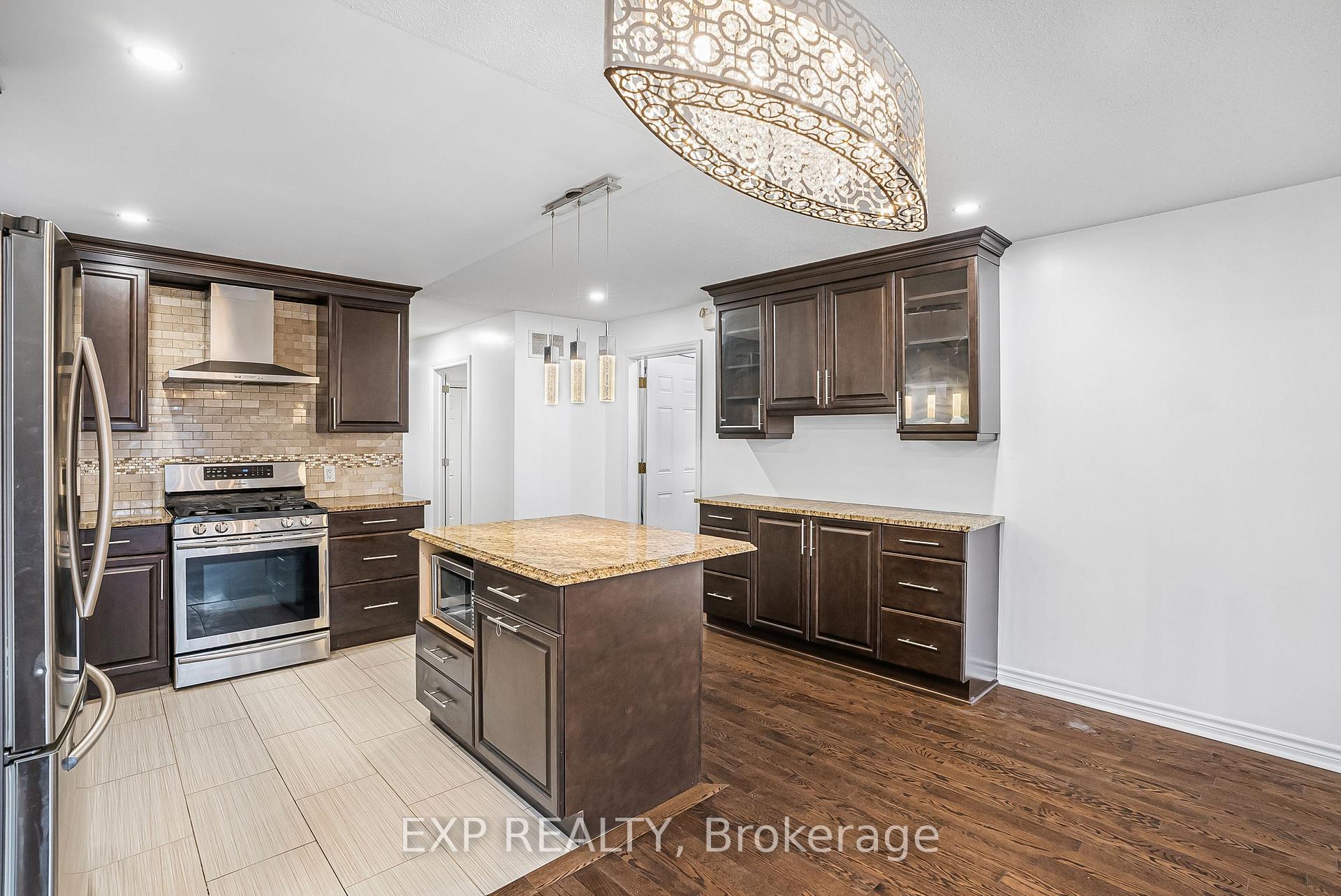 Photo 8 of Unit A, 52 Champagne Avenue, Ottawa, West Centre Town — HOMEH