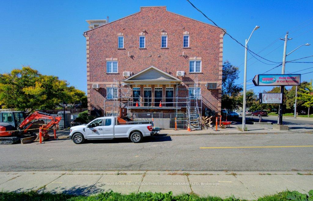 Photo 18 of Unit 101, 555 King Street E, Kitchener — HOMEH