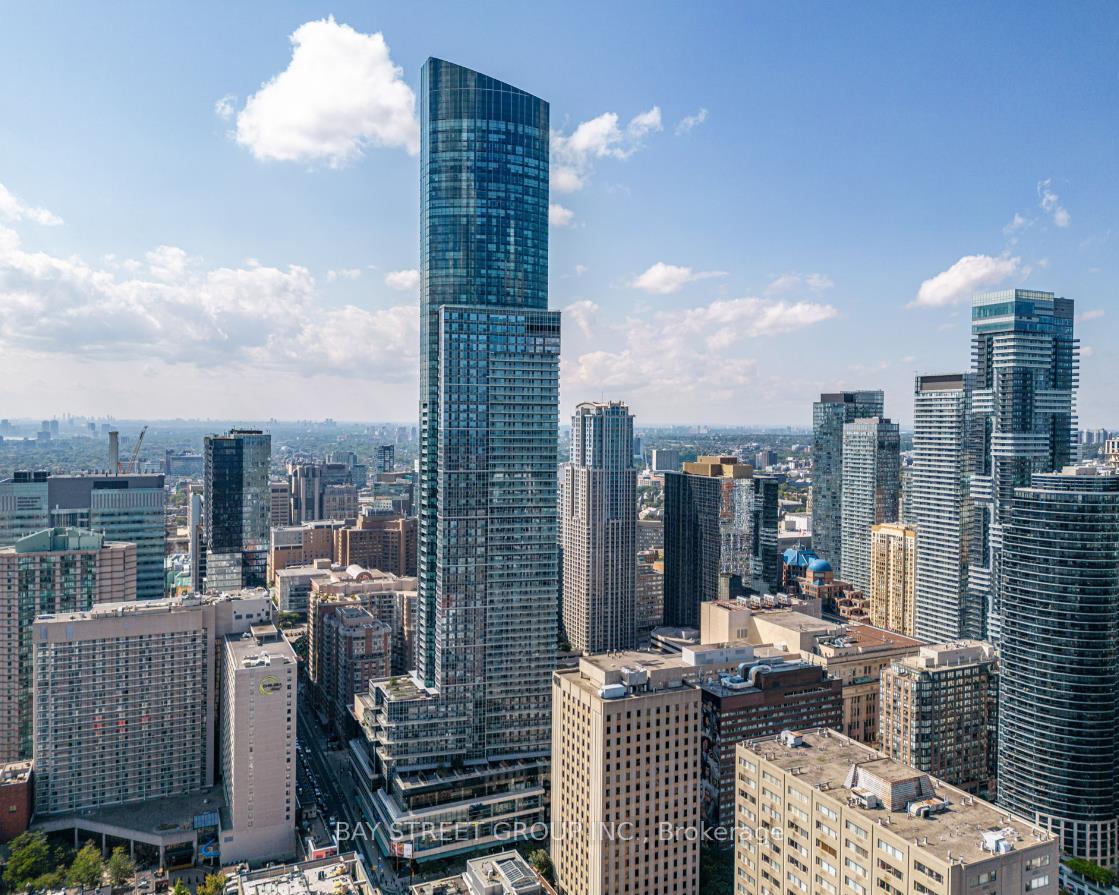 Front of Unit 1609, 386 Yonge Street