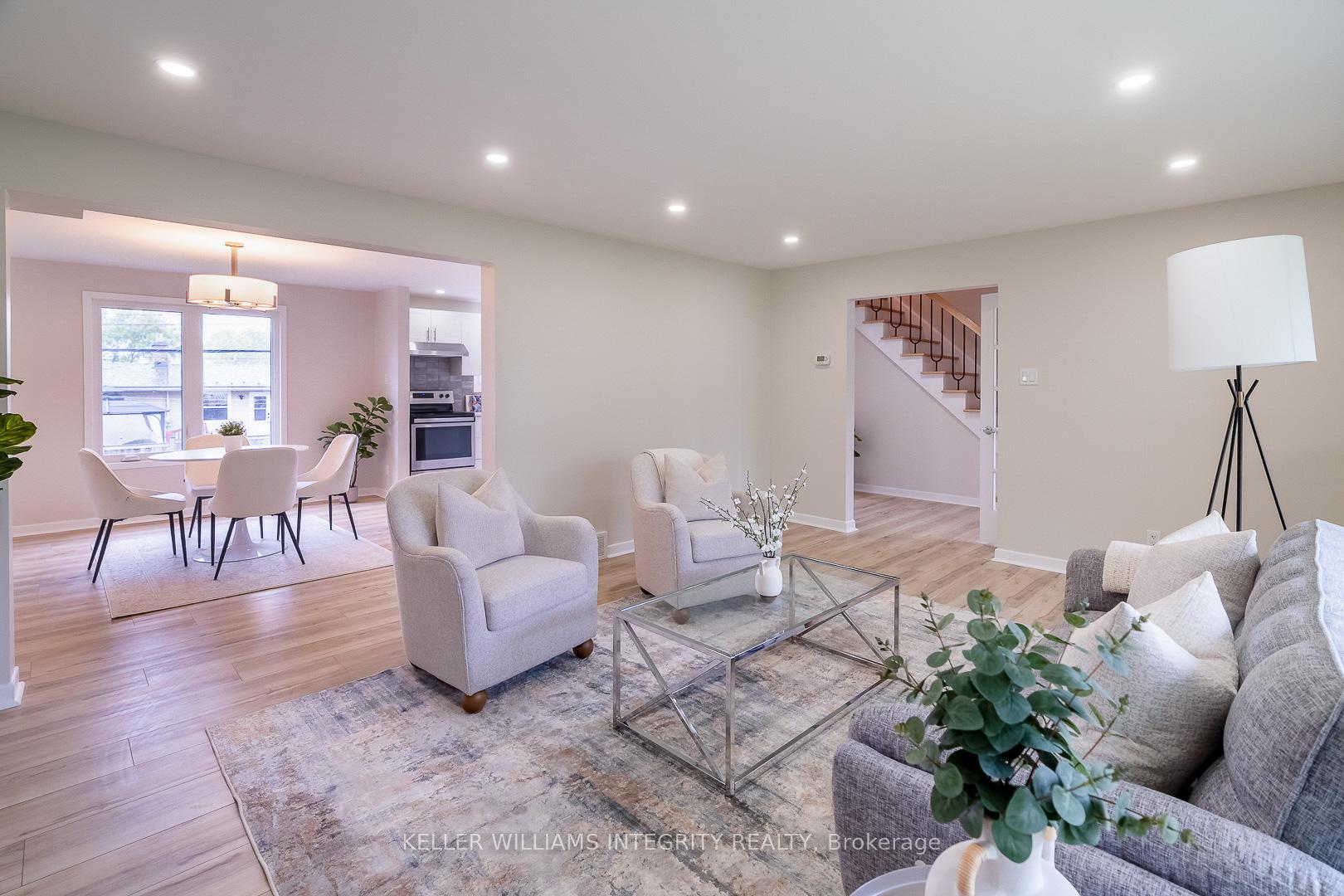 Photo 3 of 103 Beaver Ridge, Ottawa, City View/Skyline/Fisher Heights/Parkwood Hills — HOMEH