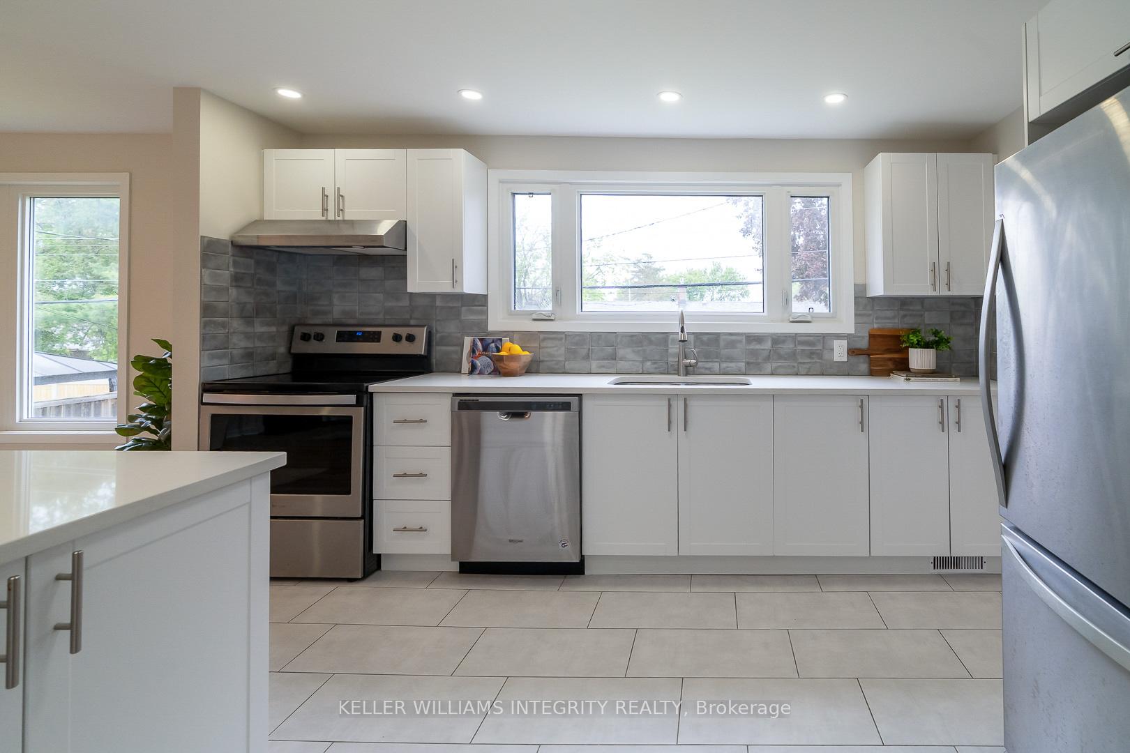 Photo 7 of 103 Beaver Ridge, Ottawa, City View/Skyline/Fisher Heights/Parkwood Hills — HOMEH