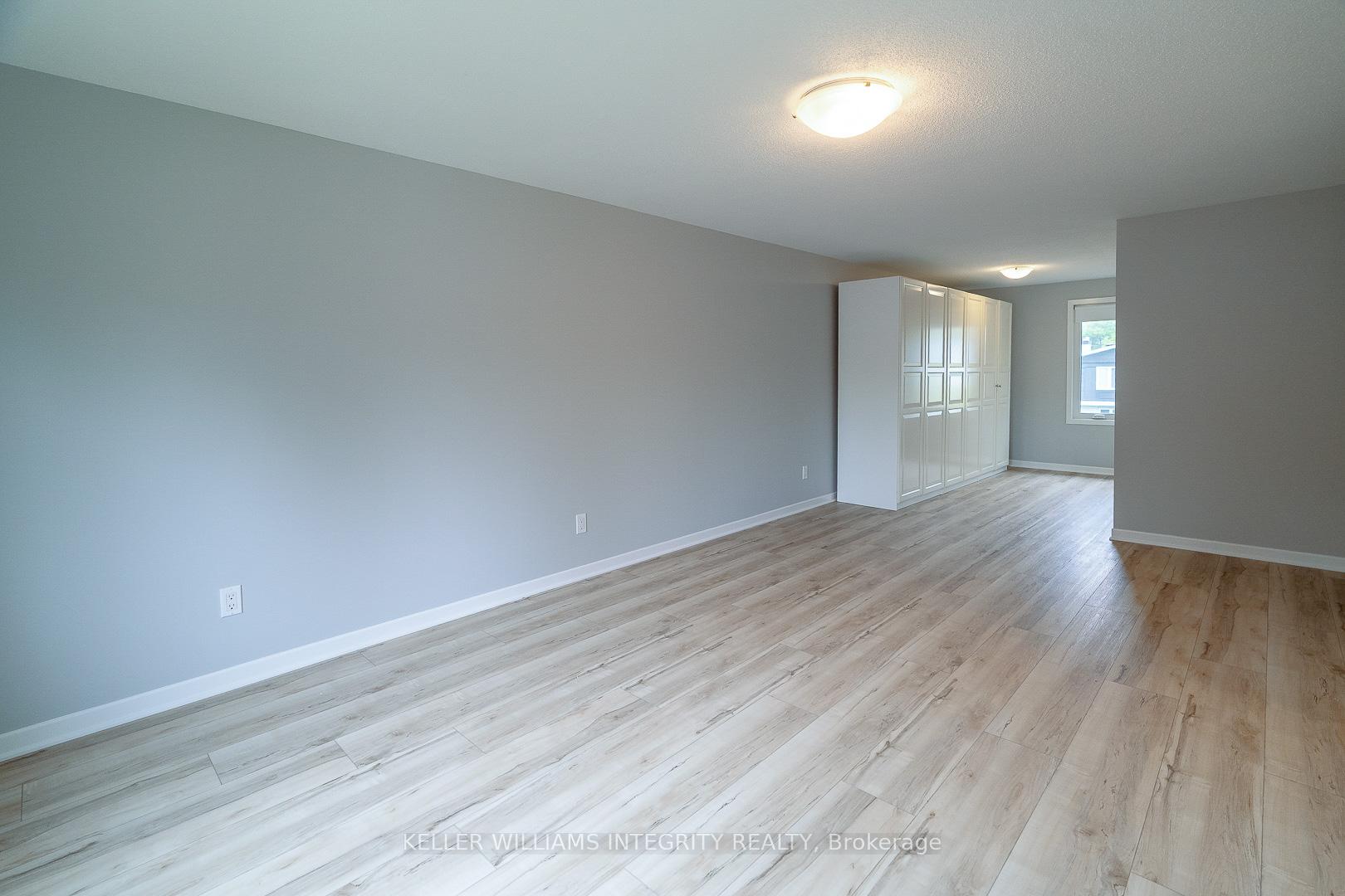 Photo 14 of 103 Beaver Ridge, Ottawa, City View/Skyline/Fisher Heights/Parkwood Hills — HOMEH
