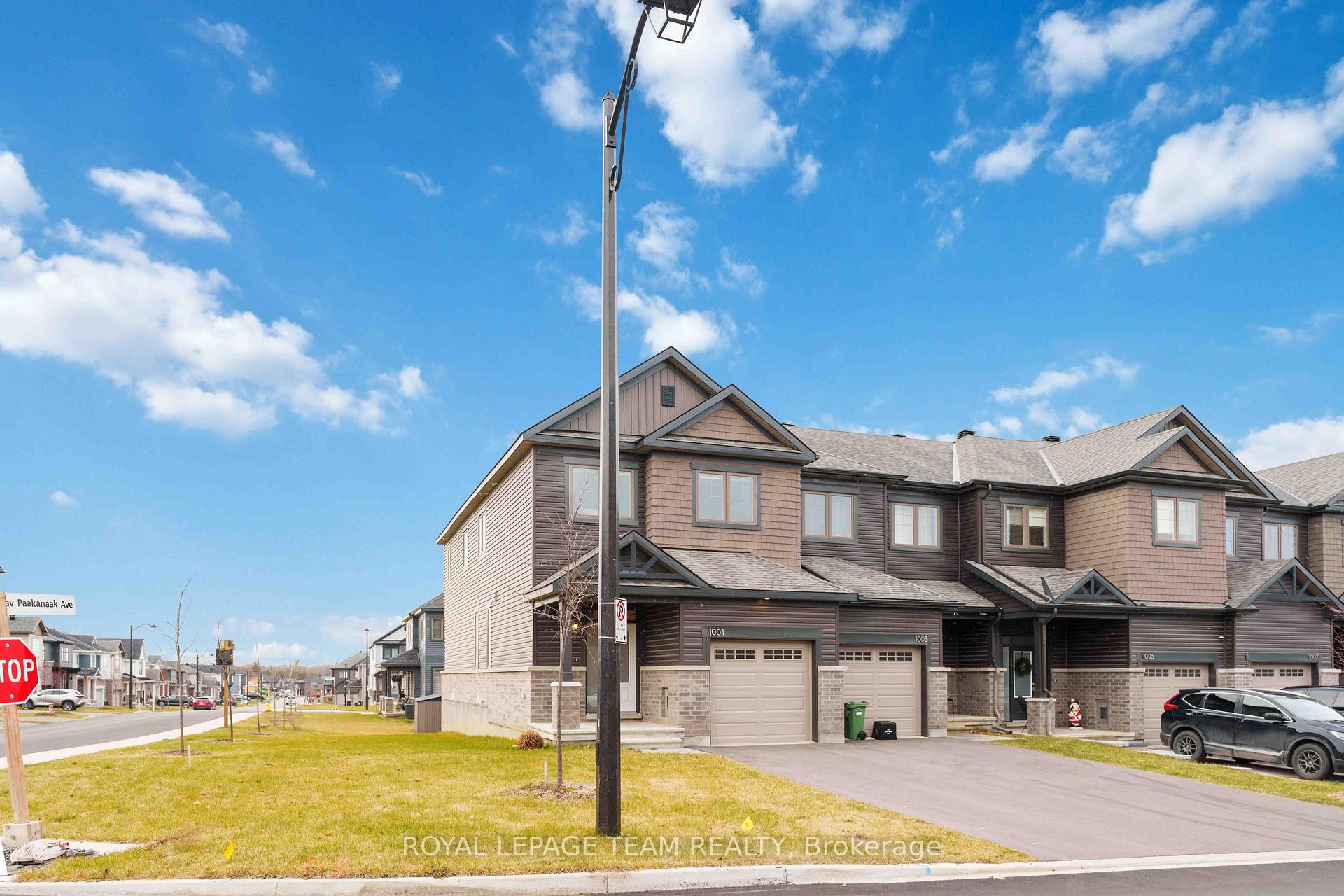 Photo 2 of 1001 Kijik Crescent, Ottawa, Blossom Park/Kemp Park/Findlay Creek — HOMEH