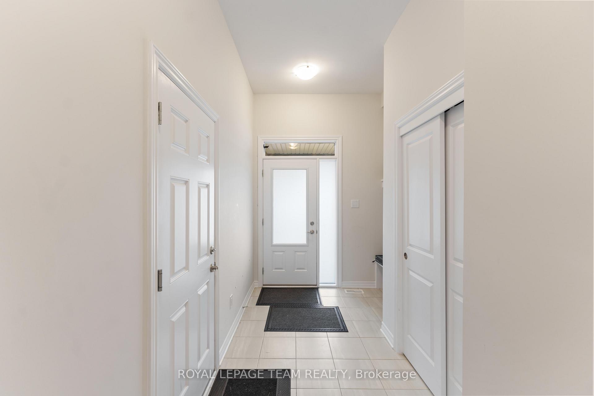 Photo 3 of 1001 Kijik Crescent, Ottawa, Blossom Park/Kemp Park/Findlay Creek — HOMEH