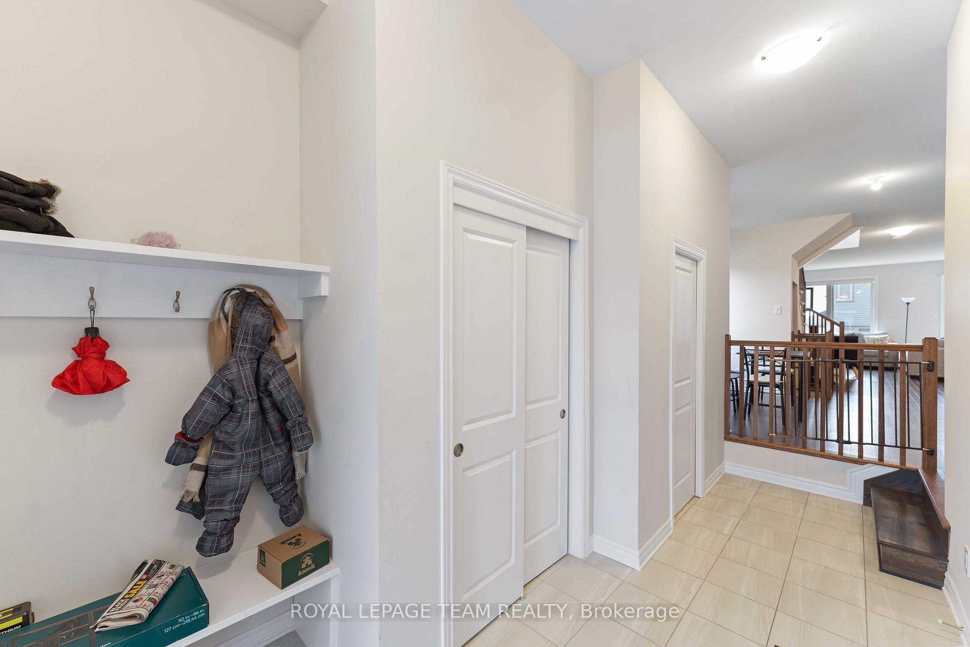 Photo 5 of 1001 Kijik Crescent, Ottawa, Blossom Park/Kemp Park/Findlay Creek — HOMEH