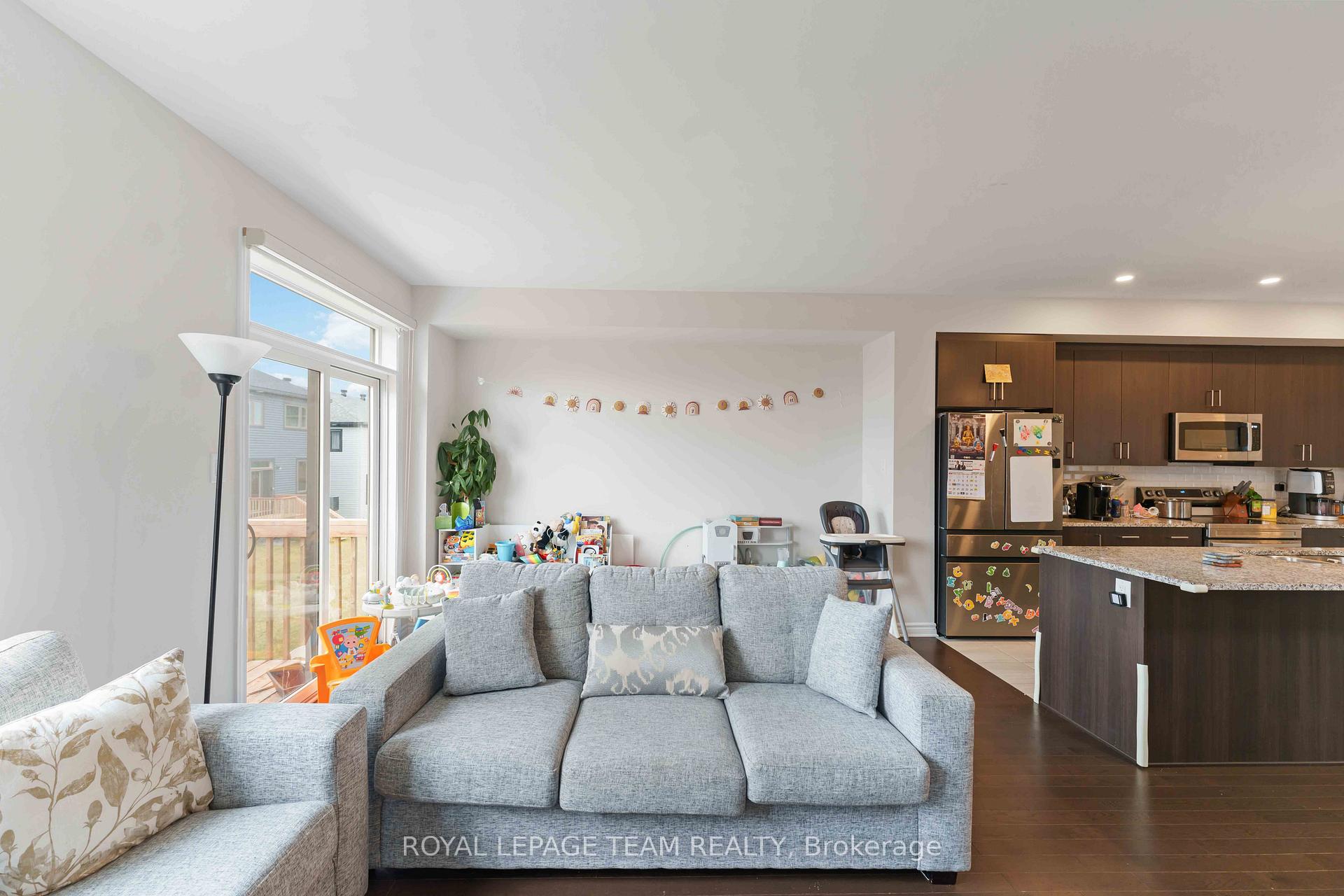Photo 11 of 1001 Kijik Crescent, Ottawa, Blossom Park/Kemp Park/Findlay Creek — HOMEH