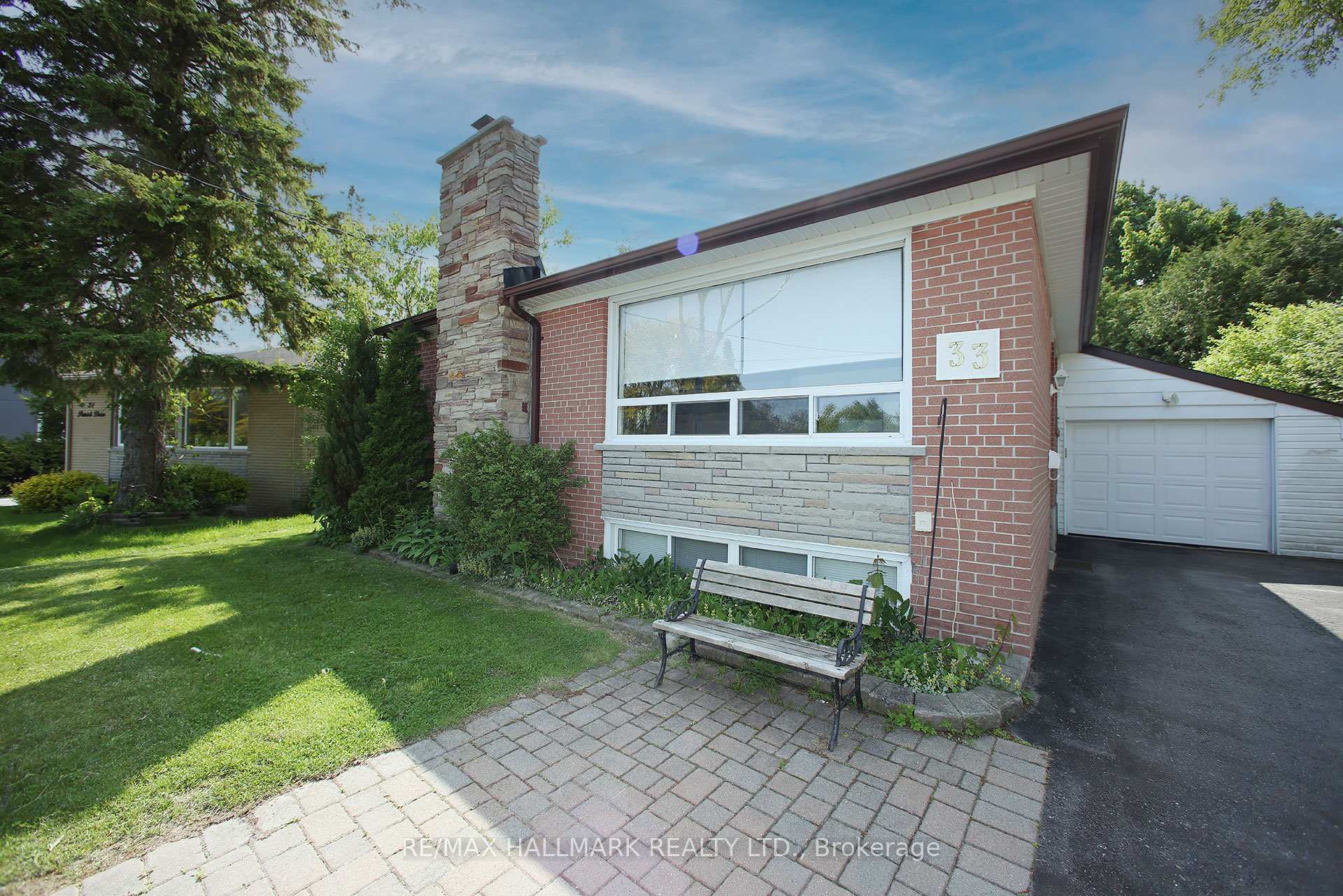 Photo 2 of 33 Patrick Drive, Aurora, Aurora Highlands — HOMEH