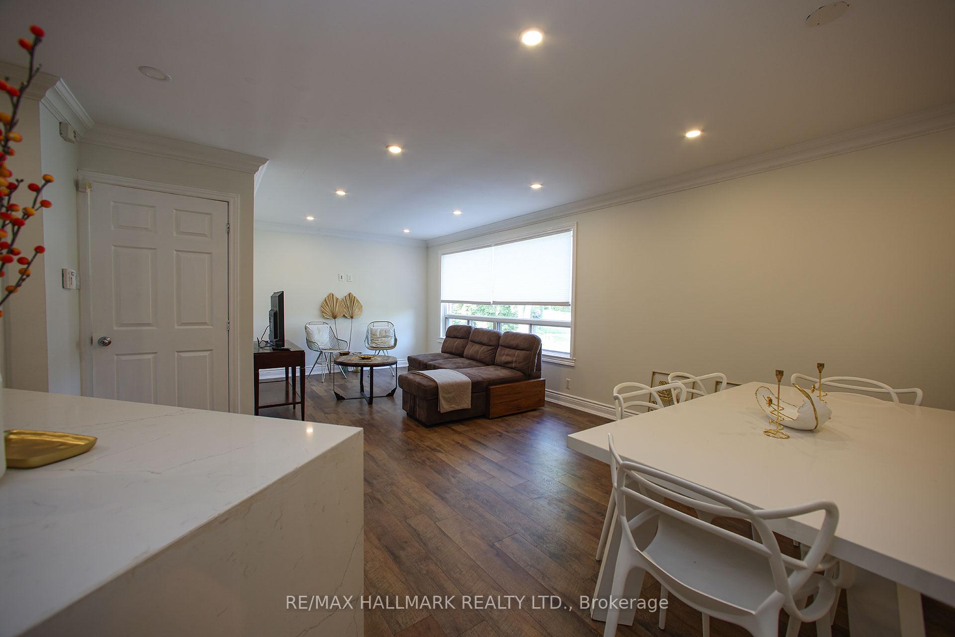 Photo 7 of 33 Patrick Drive, Aurora, Aurora Highlands — HOMEH
