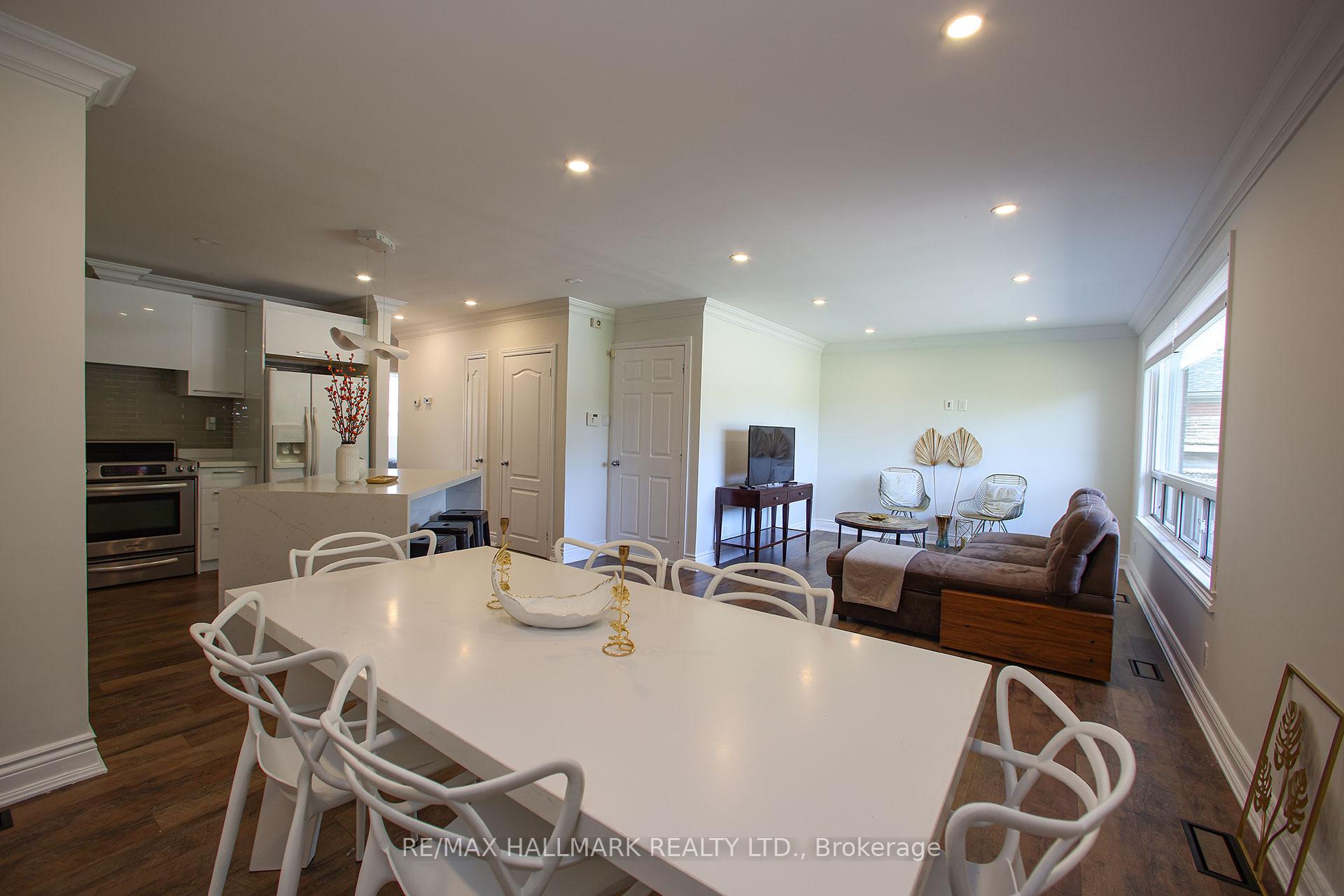 Photo 12 of 33 Patrick Drive, Aurora, Aurora Highlands — HOMEH