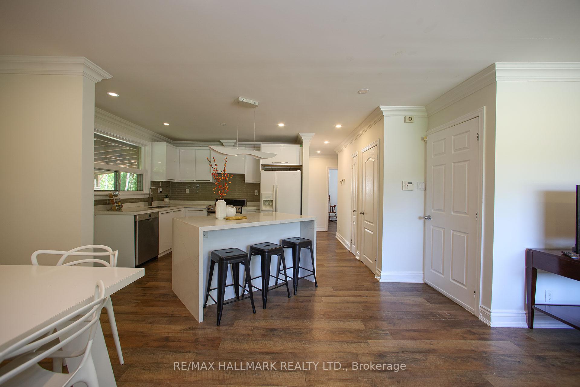 Photo 13 of 33 Patrick Drive, Aurora, Aurora Highlands — HOMEH