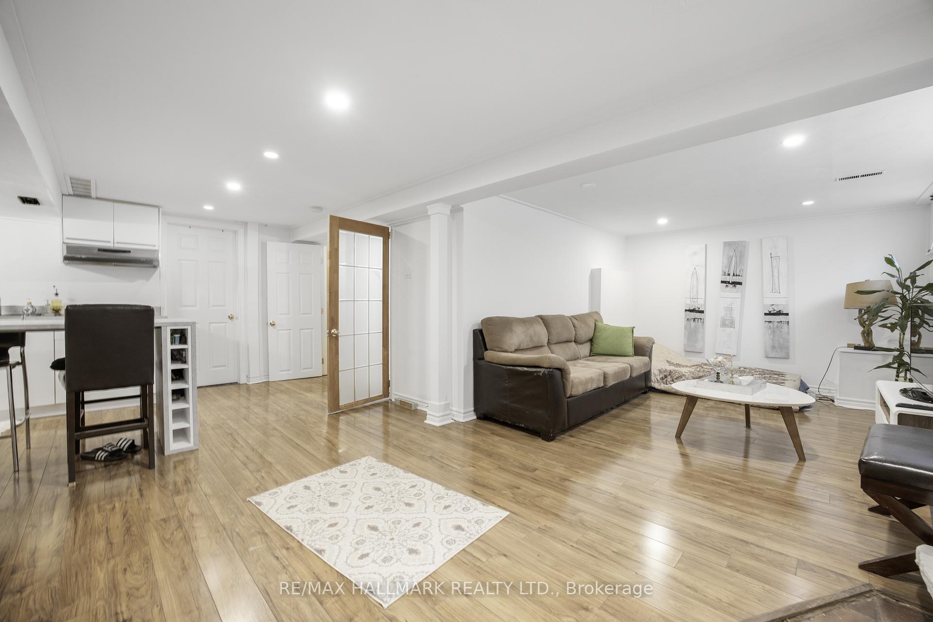 Photo 37 of 33 Patrick Drive, Aurora, Aurora Highlands — HOMEH