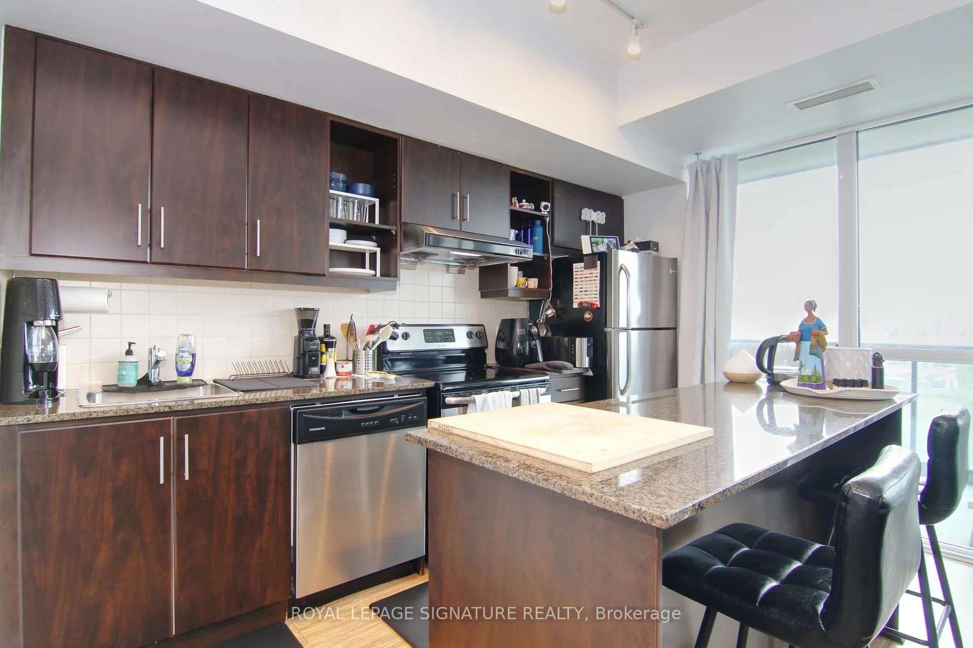 Photo 2 of Unit 608, 35 Brian Peck Crescent, Toronto, Thorncliffe Park — HOMEH