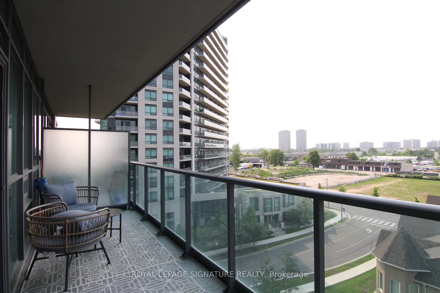Photo 8 of Unit 608, 35 Brian Peck Crescent, Toronto, Thorncliffe Park — HOMEH