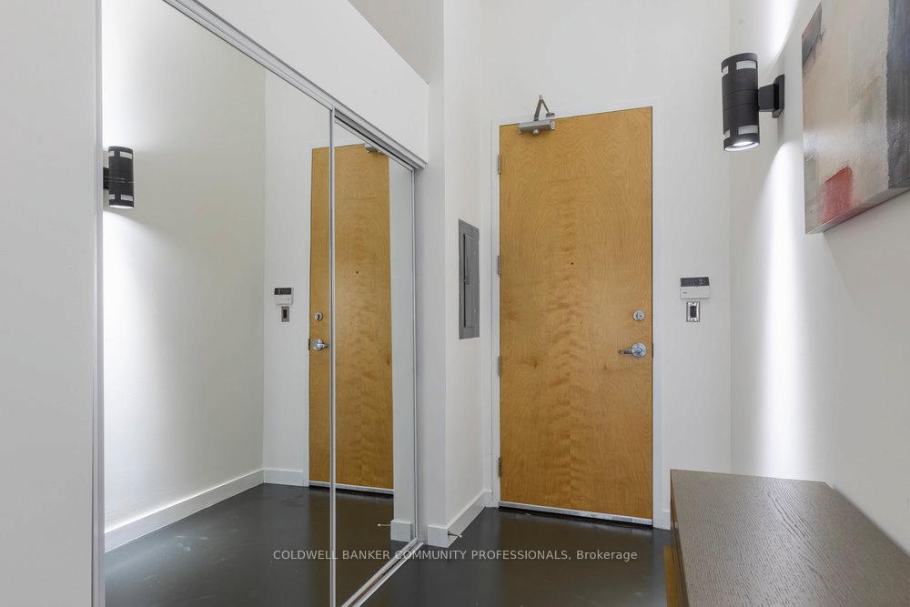Photo 9 of Unit PH5, 66 Bay Street S, Hamilton, Durand — HOMEH