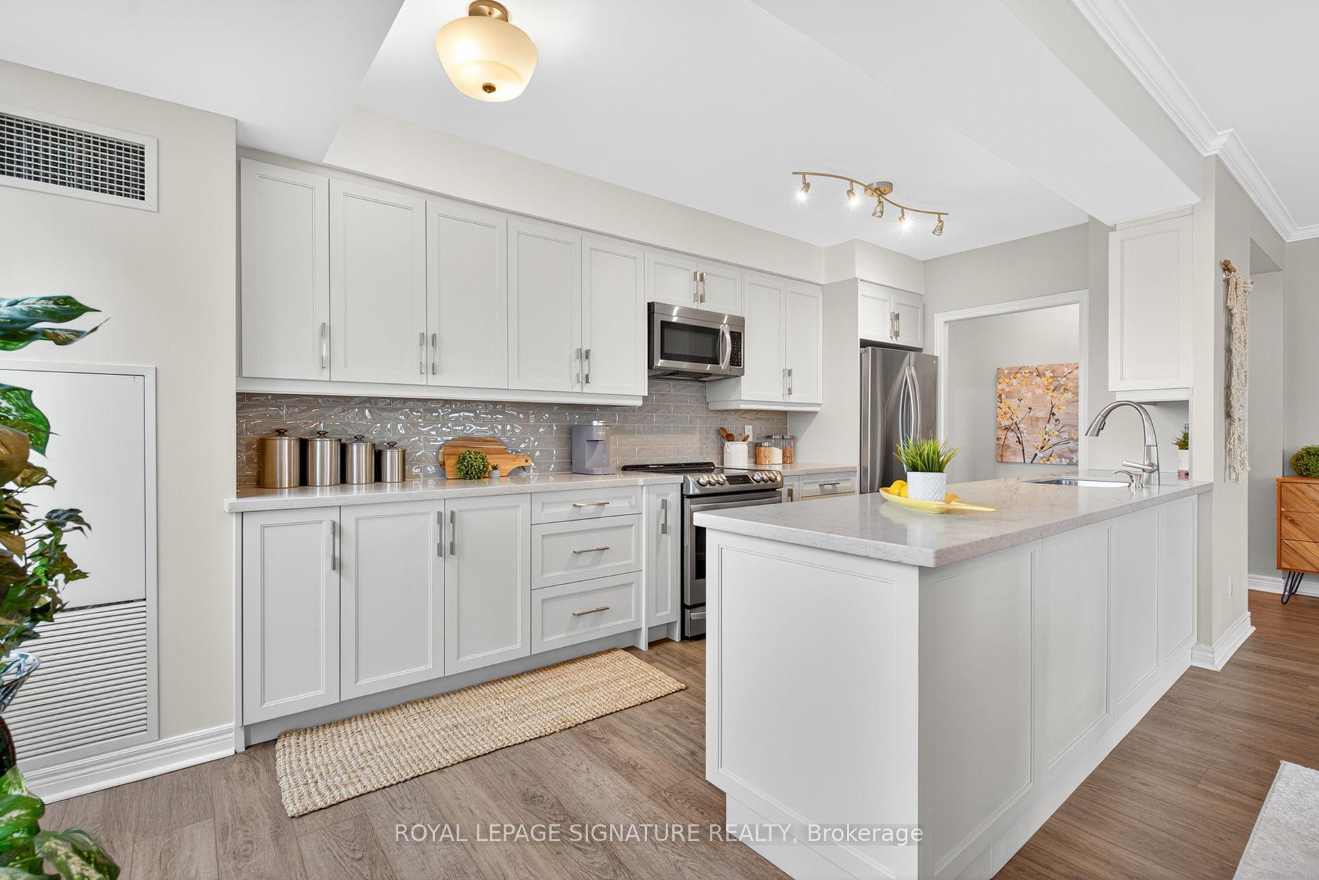 Photo 1 of Unit 406, 100 Promenade Circle, Vaughan, Brownridge — HOMEH
