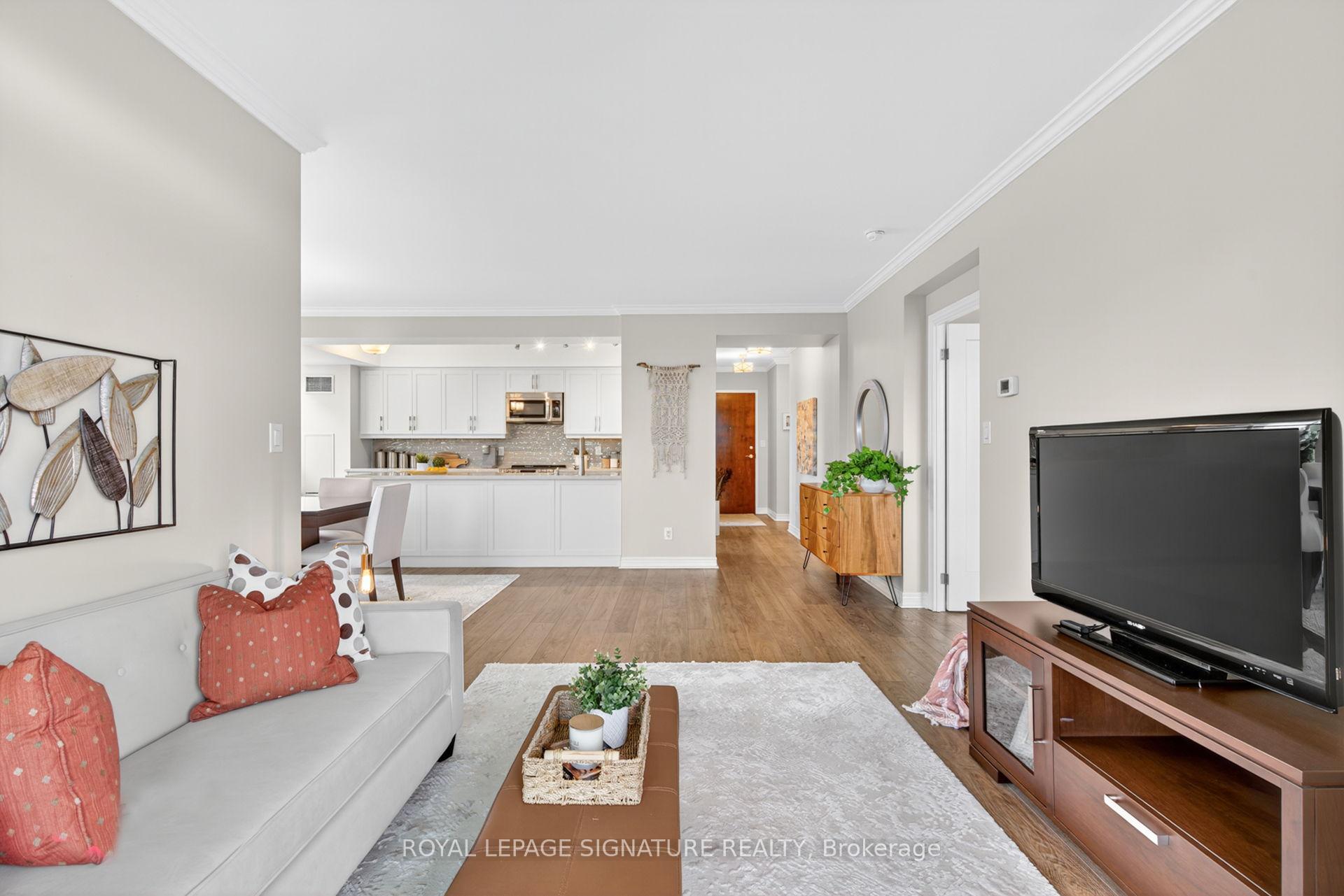 Photo 7 of Unit 406, 100 Promenade Circle, Vaughan, Brownridge — HOMEH