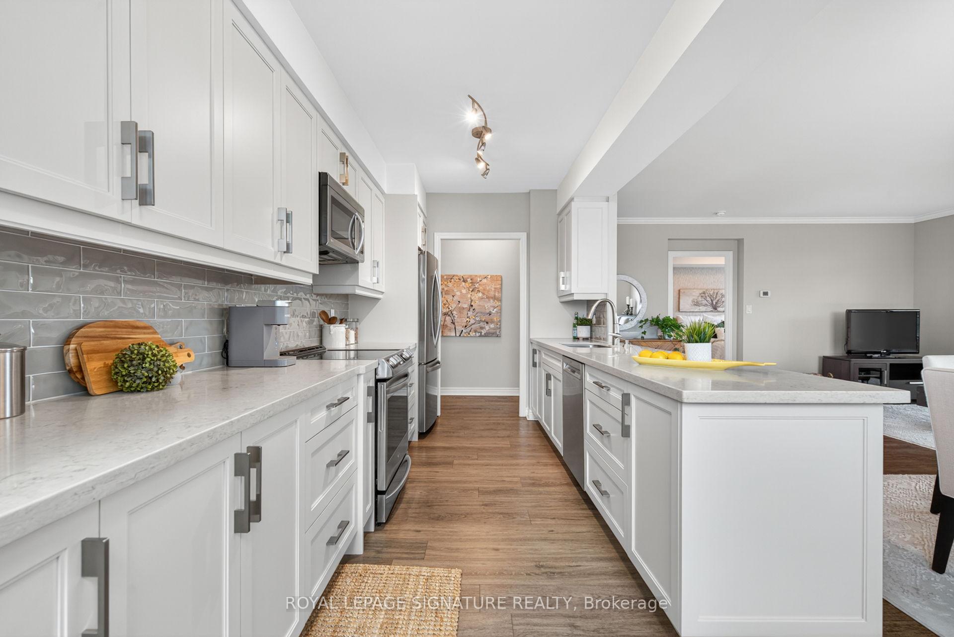 Photo 13 of Unit 406, 100 Promenade Circle, Vaughan, Brownridge — HOMEH
