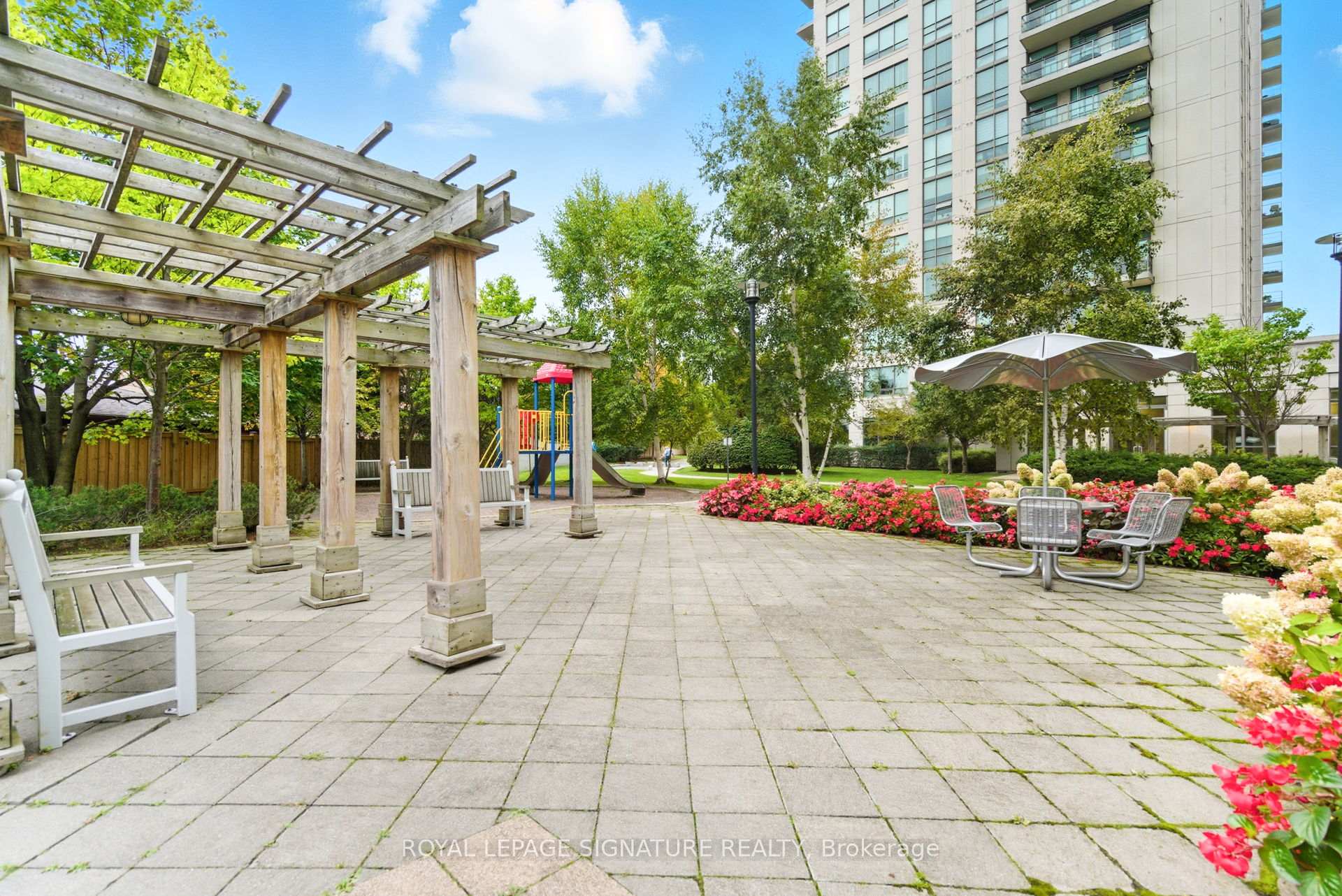 Photo 45 of Unit 406, 100 Promenade Circle, Vaughan, Brownridge — HOMEH