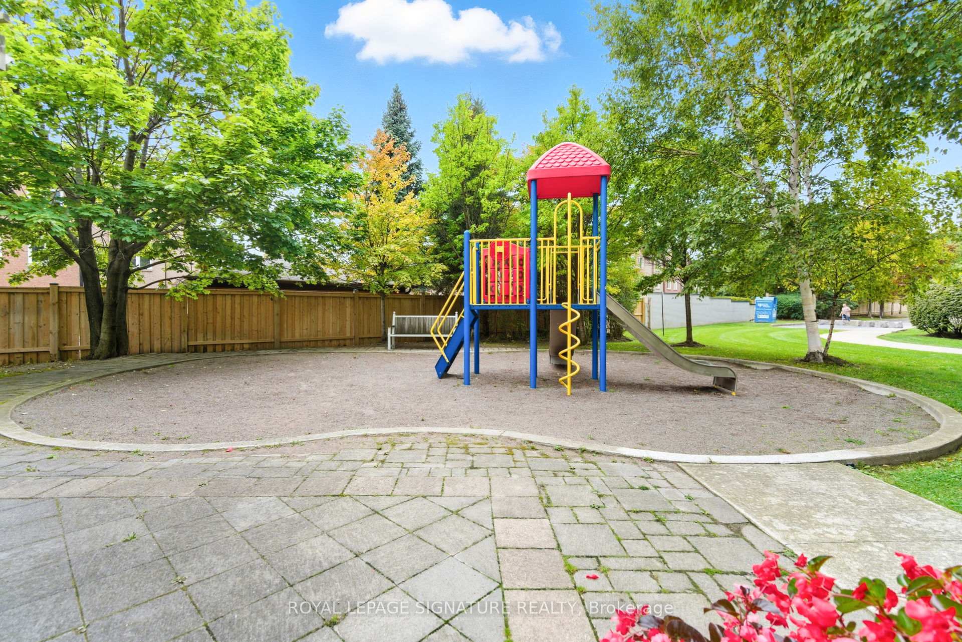 Photo 46 of Unit 406, 100 Promenade Circle, Vaughan, Brownridge — HOMEH