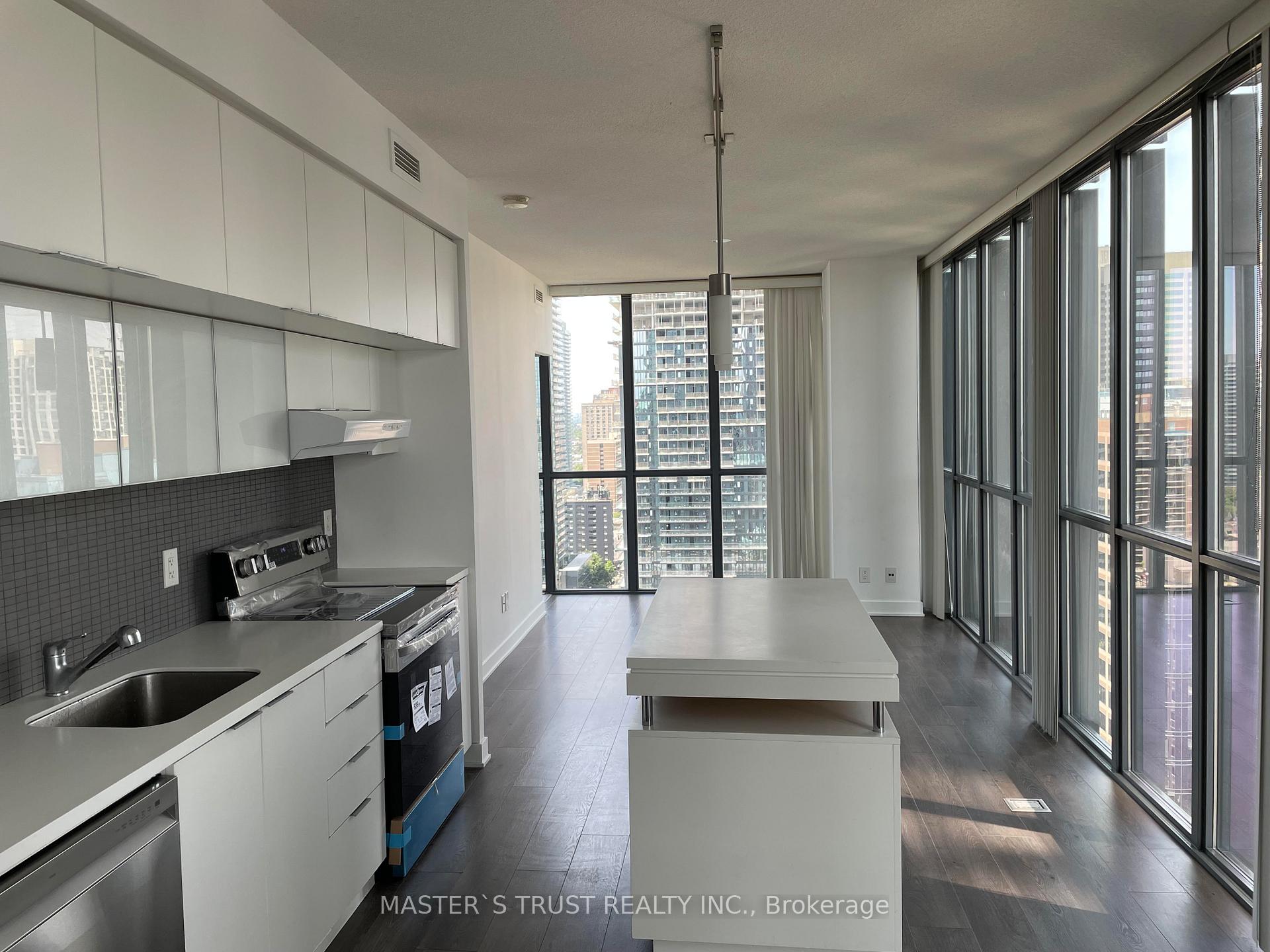 Front of Unit 2607, 110 Charles Street E