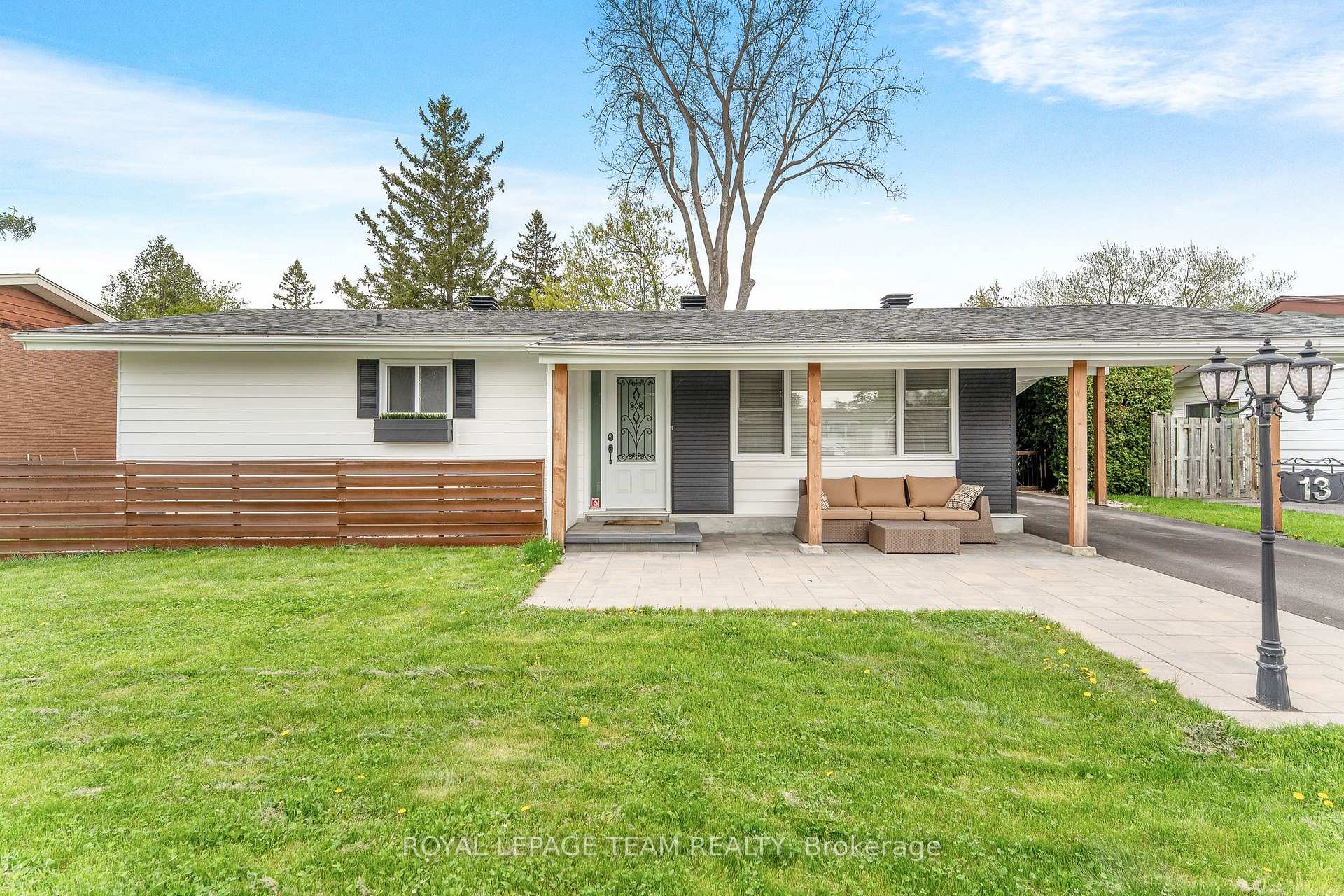 Photo 3 of 13 Roche Place, Ottawa, Crystal Beach — HOMEH