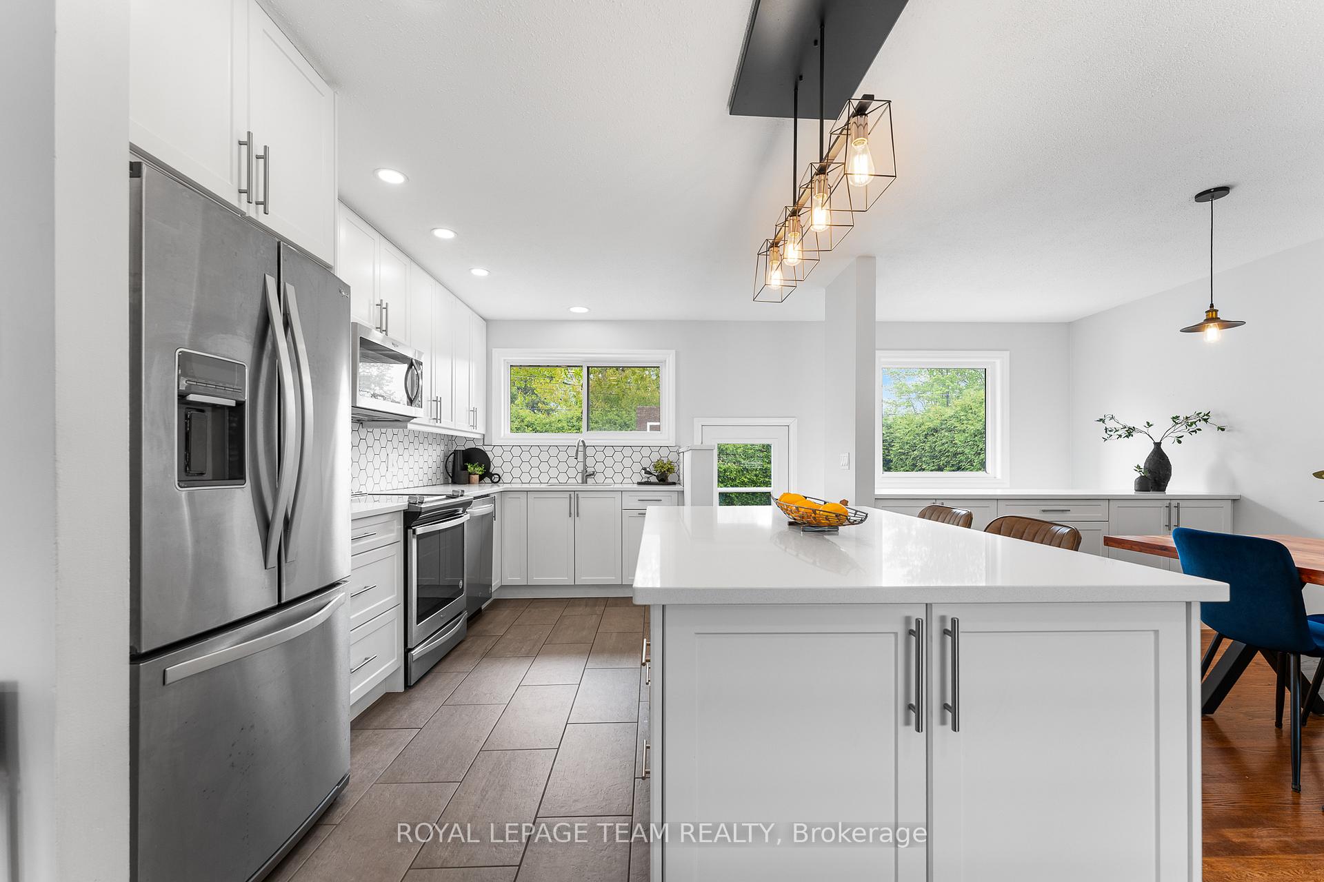 Photo 11 of 13 Roche Place, Ottawa, Crystal Beach — HOMEH
