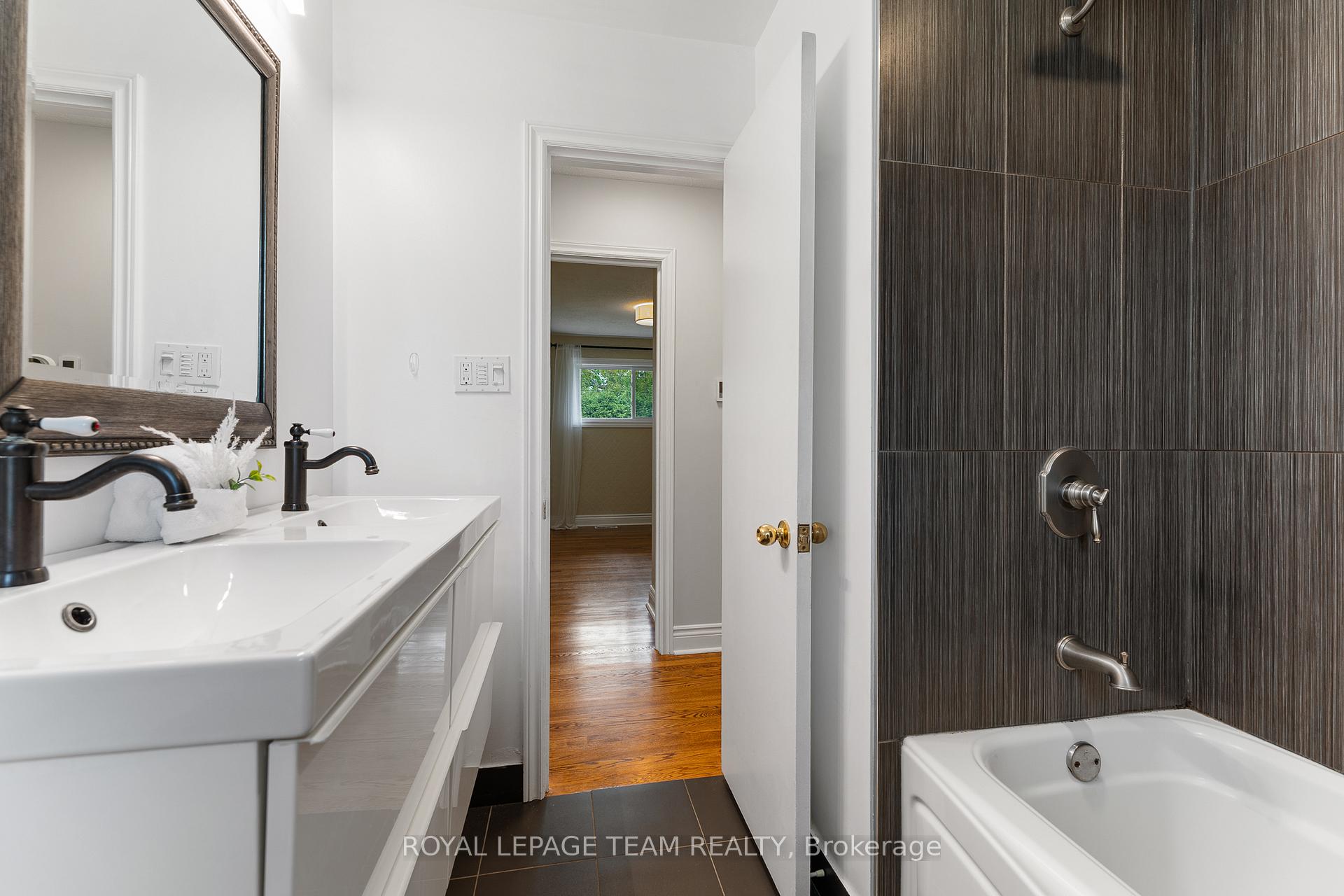 Photo 29 of 13 Roche Place, Ottawa, Crystal Beach — HOMEH