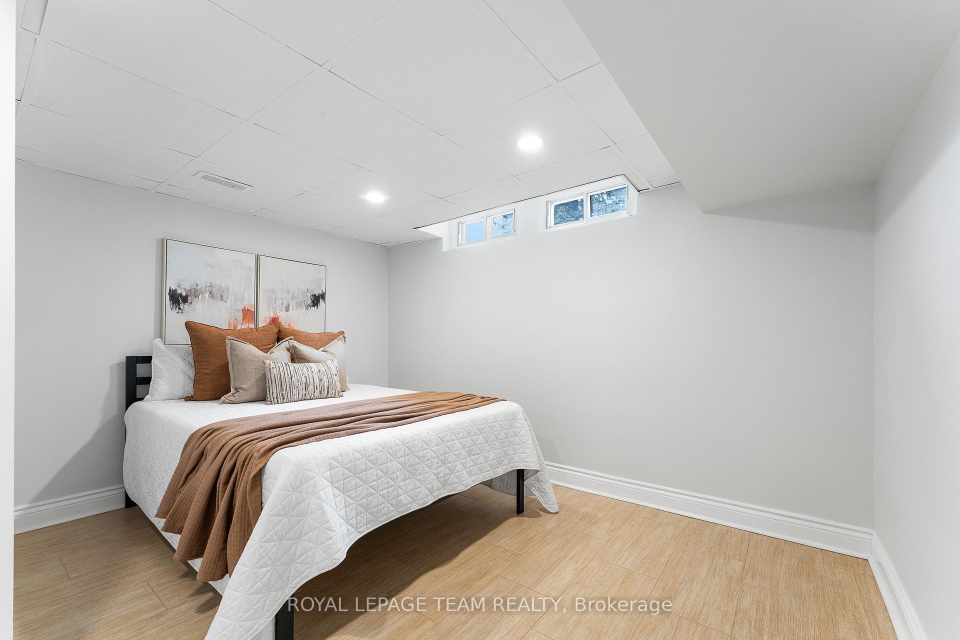 Photo 34 of 13 Roche Place, Ottawa, Crystal Beach — HOMEH
