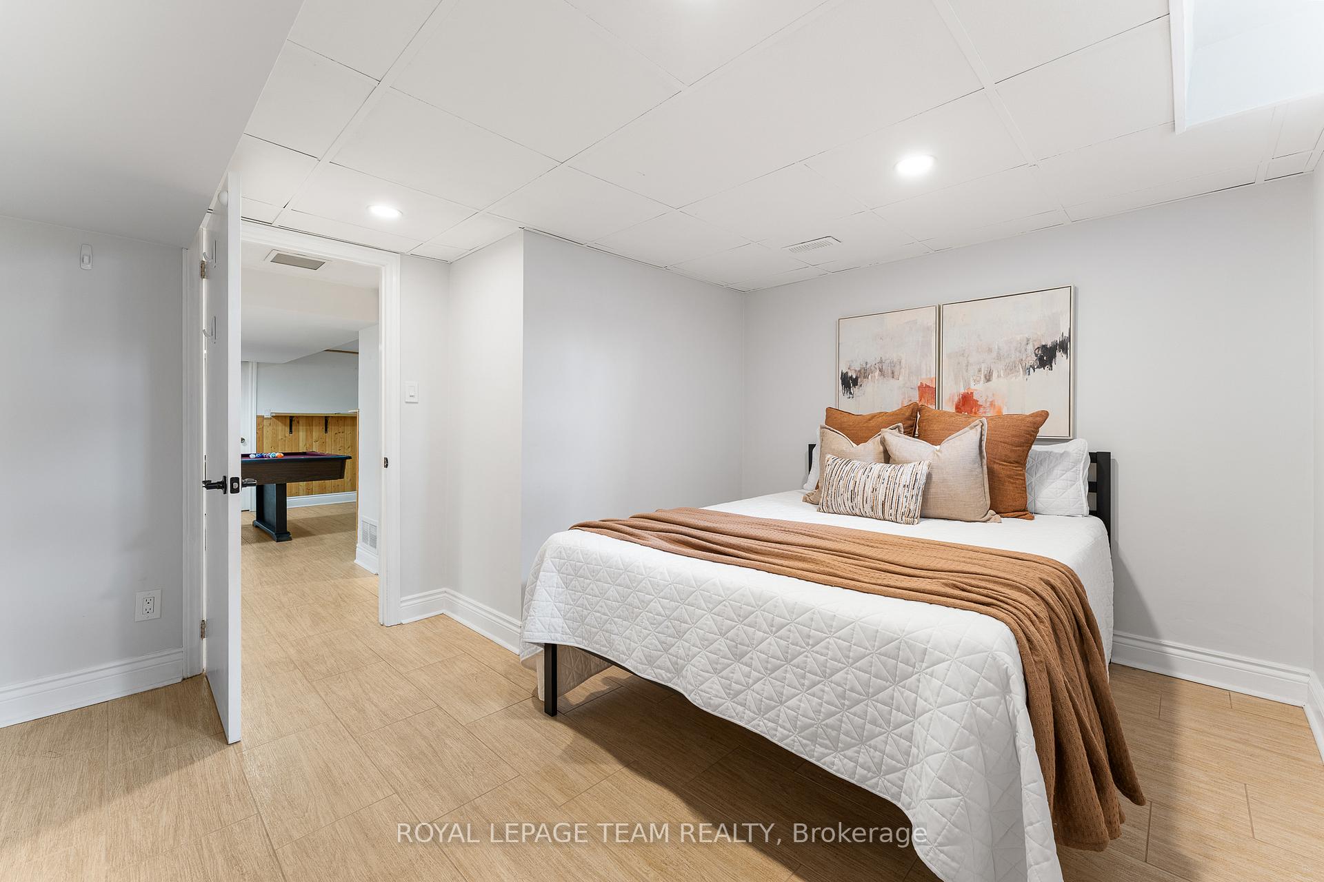 Photo 35 of 13 Roche Place, Ottawa, Crystal Beach — HOMEH