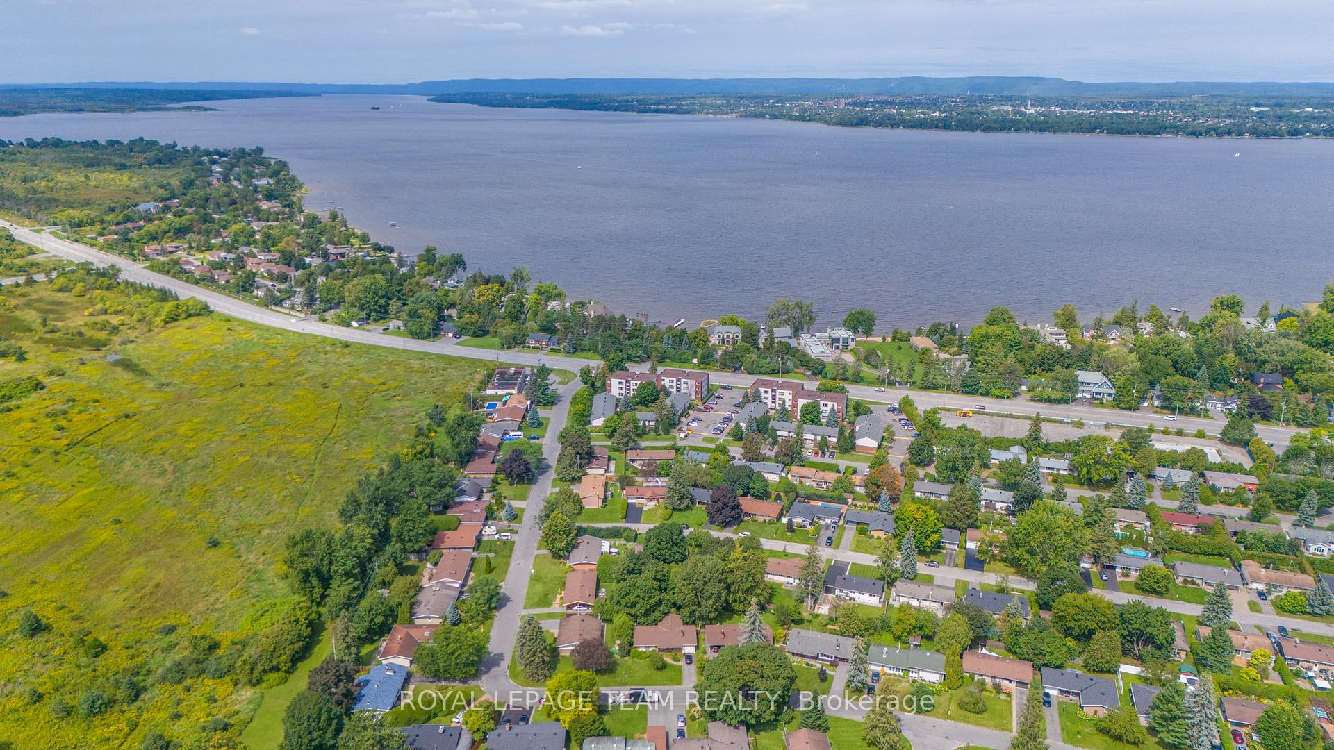 Photo 42 of 13 Roche Place, Ottawa, Crystal Beach — HOMEH