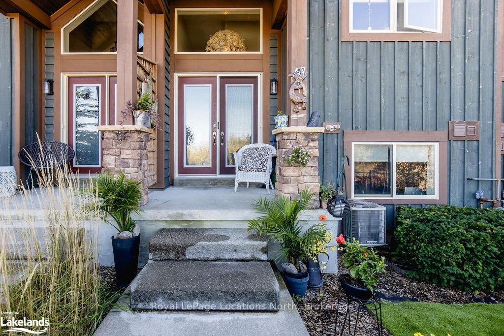 Photo 3 of 42 Joseph Trail, Collingwood — HOMEH