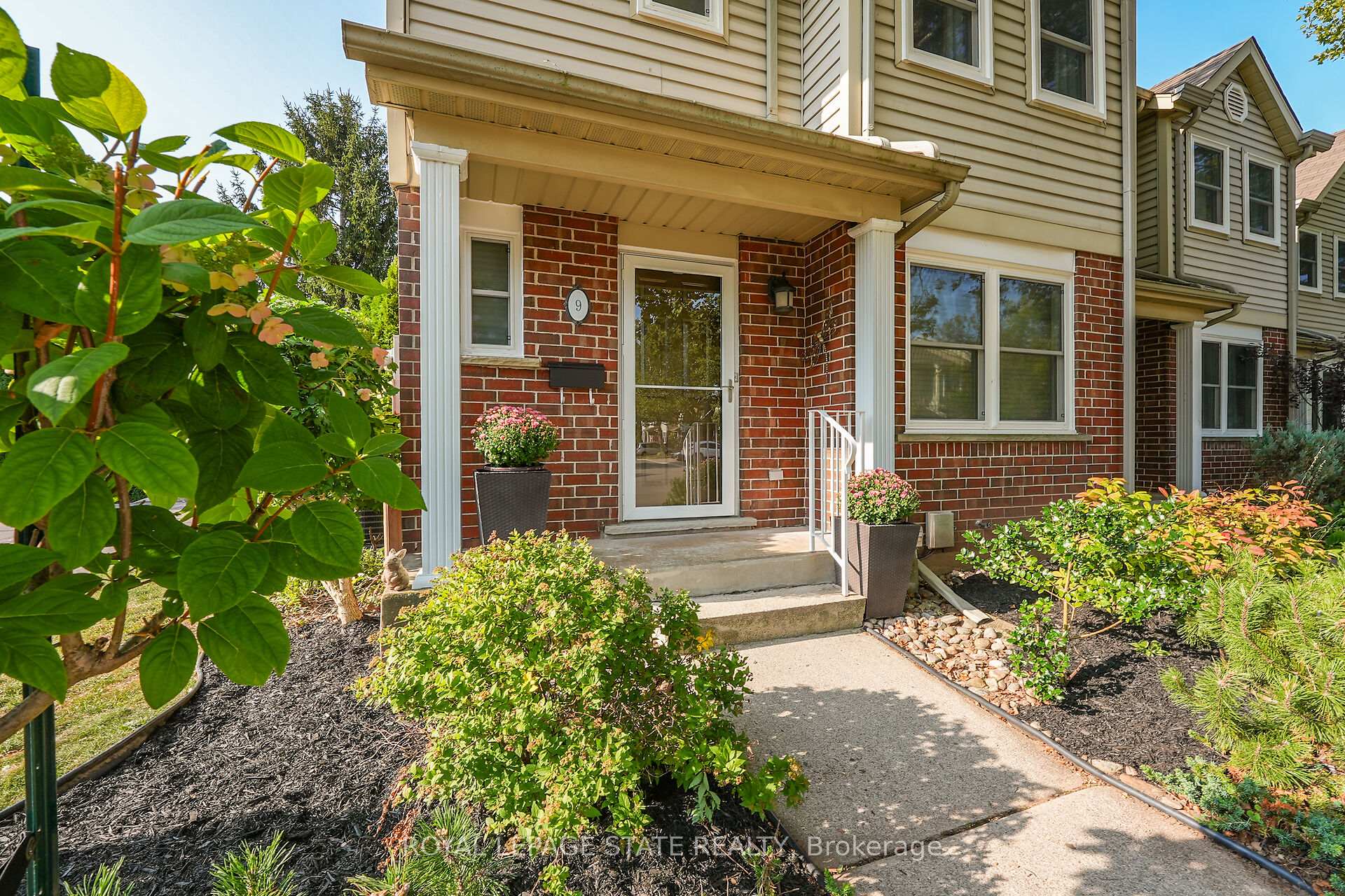 Photo 2 of Unit 9, 55 Kerman Avenue, Grimsby, Grimsby West — HOMEH