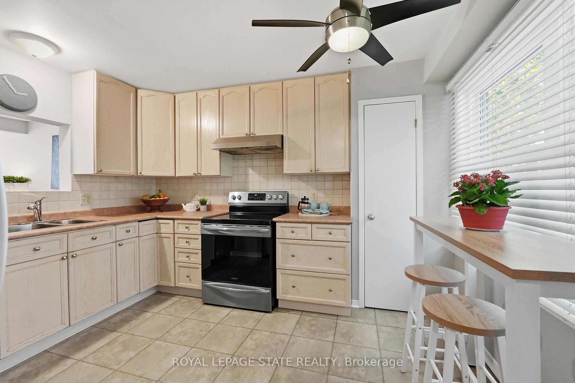 Photo 12 of Unit 9, 55 Kerman Avenue, Grimsby, Grimsby West — HOMEH