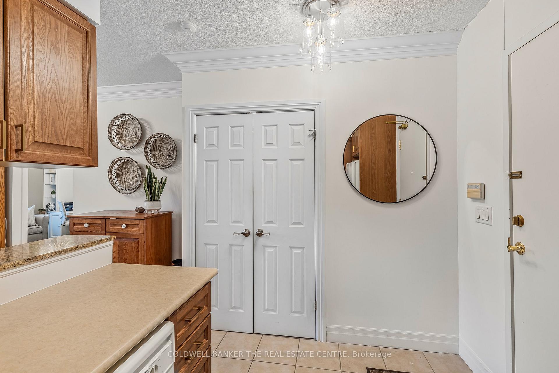 Photo 3 of Unit 308, 1801 Bayview Avenue, Toronto, Leaside — HOMEH