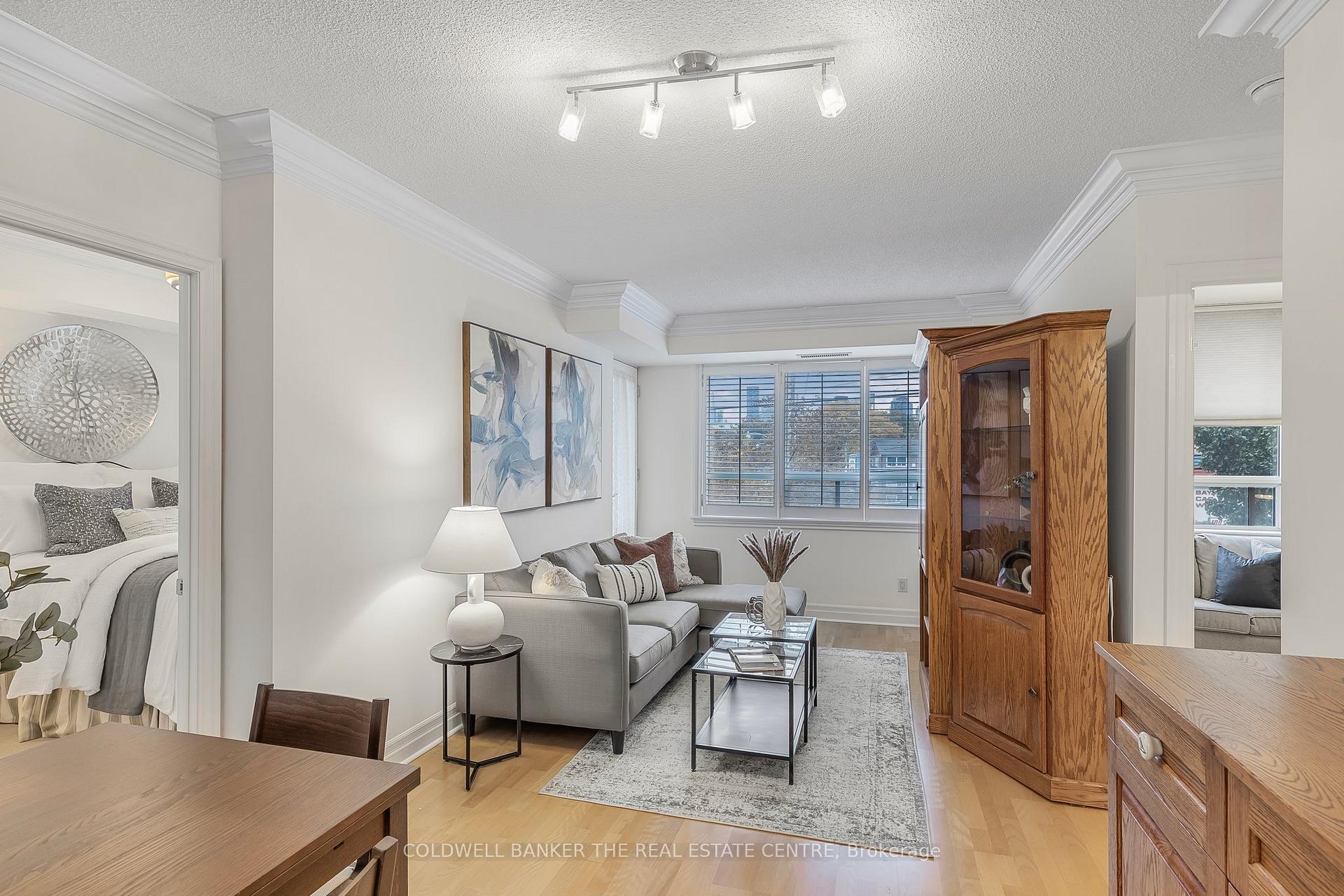 Photo 4 of Unit 308, 1801 Bayview Avenue, Toronto, Leaside — HOMEH