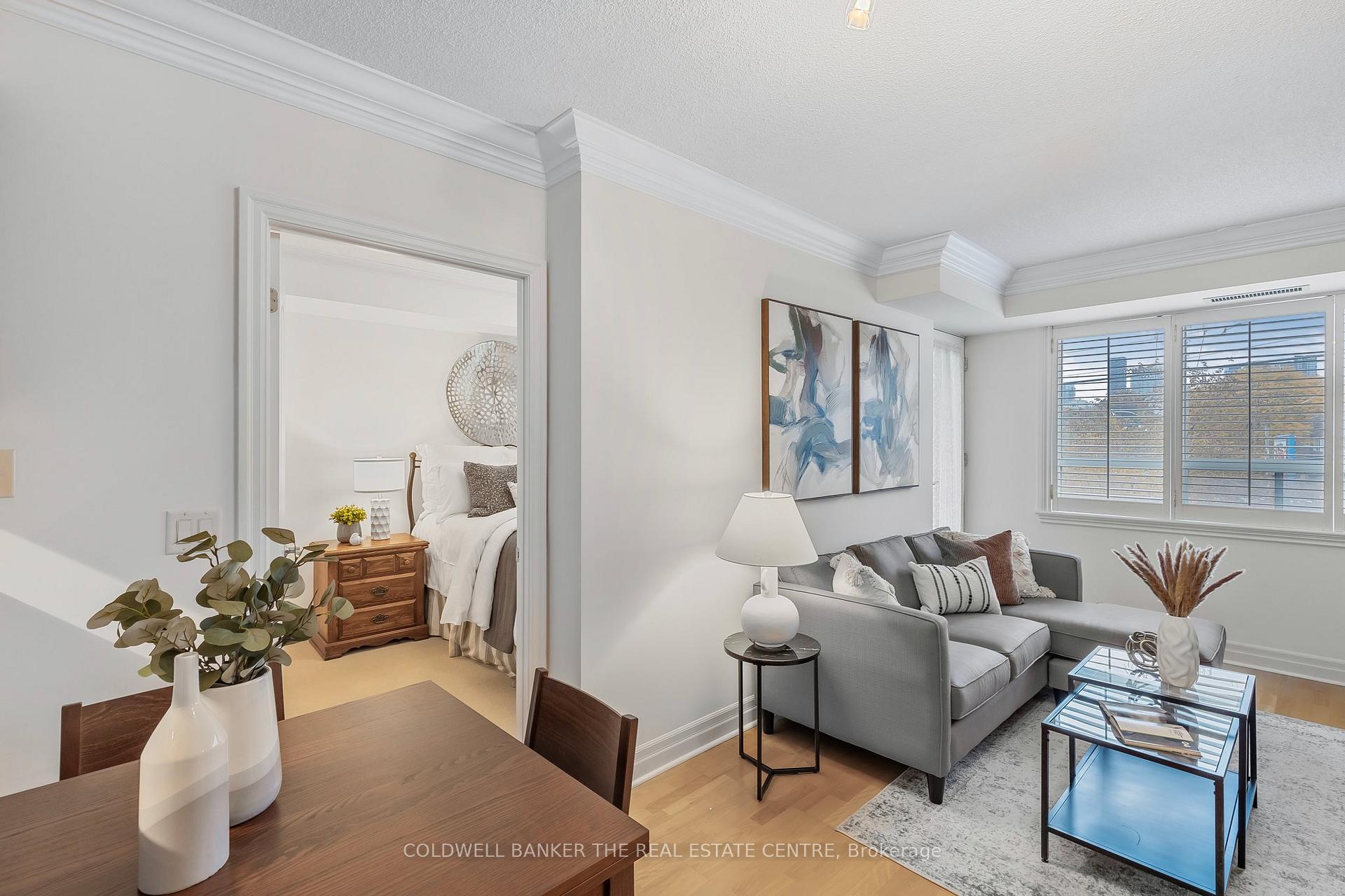 Photo 5 of Unit 308, 1801 Bayview Avenue, Toronto, Leaside — HOMEH