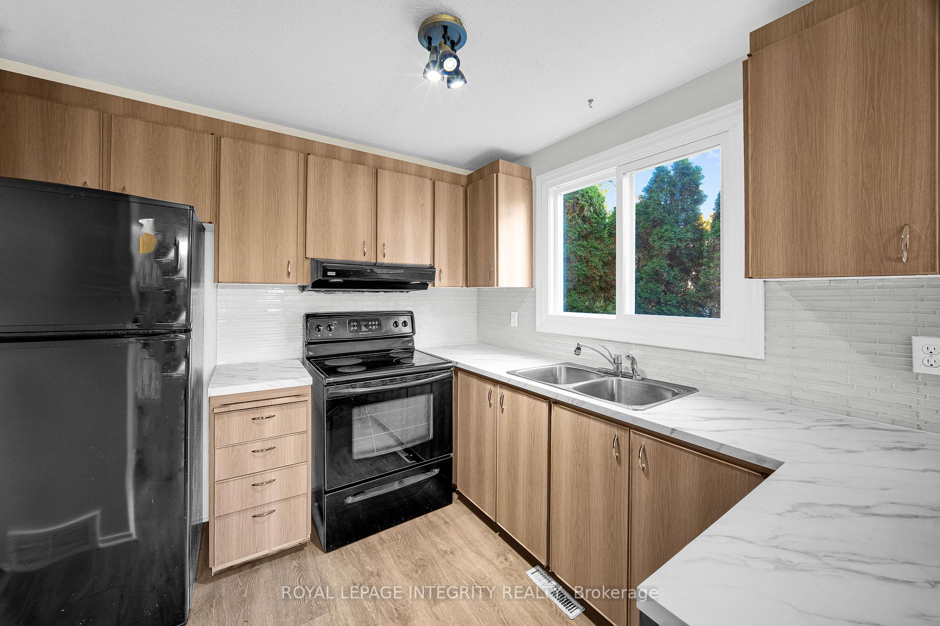 Photo 10 of 226 Sherway Drive, Ottawa, Barrhaven - Pheasant Run — HOMEH