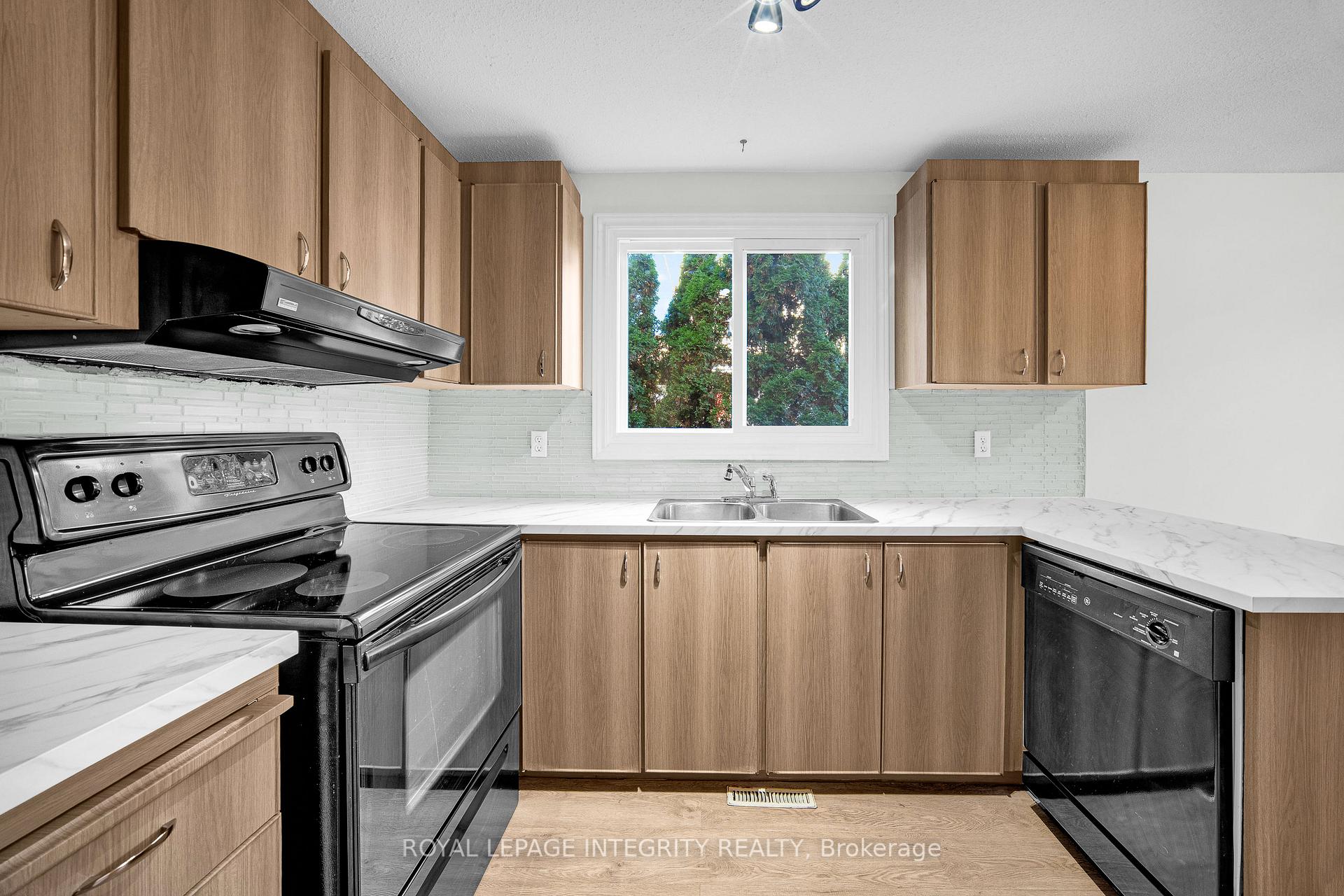 Photo 12 of 226 Sherway Drive, Ottawa, Barrhaven - Pheasant Run — HOMEH