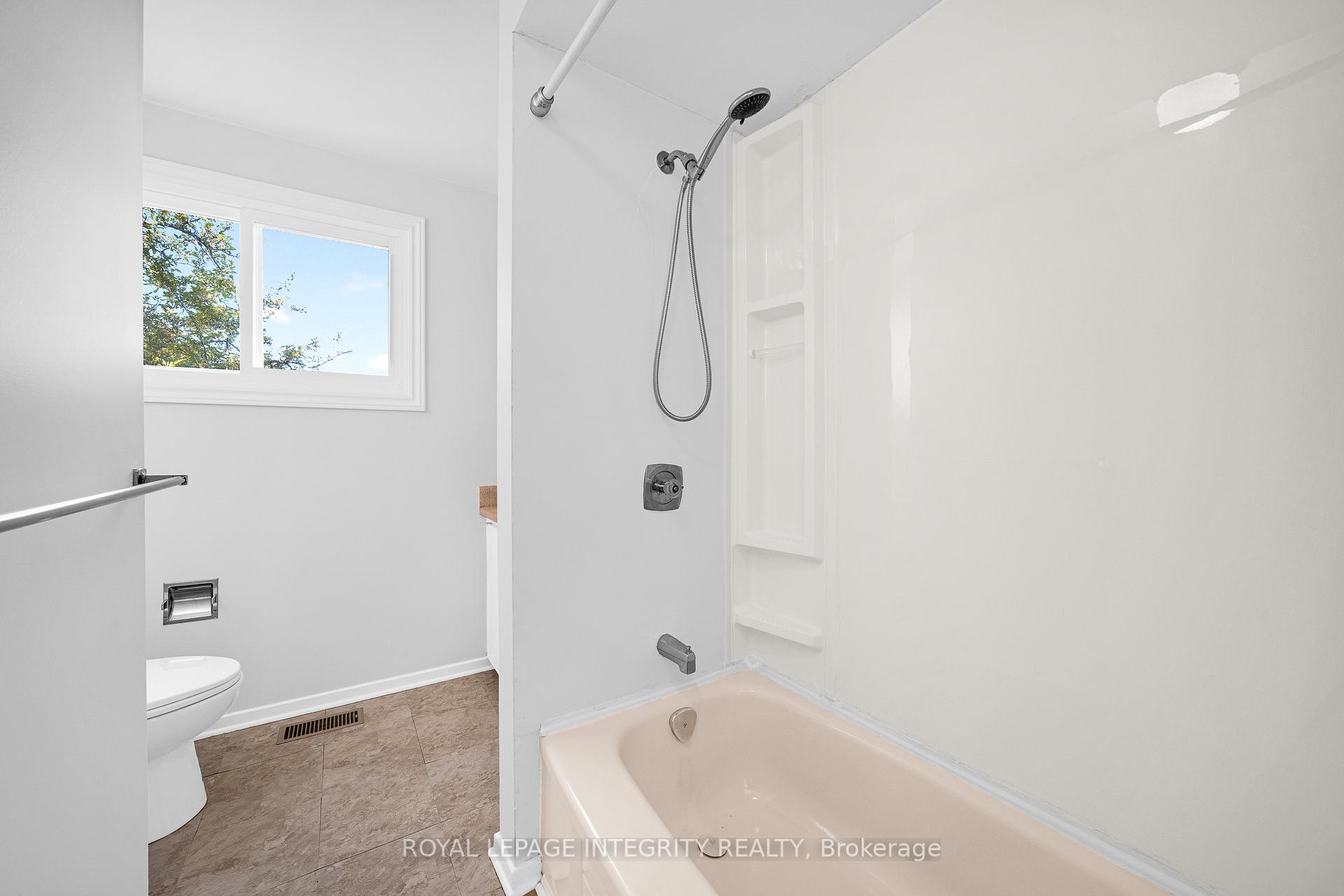 Photo 32 of 226 Sherway Drive, Ottawa, Barrhaven - Pheasant Run — HOMEH