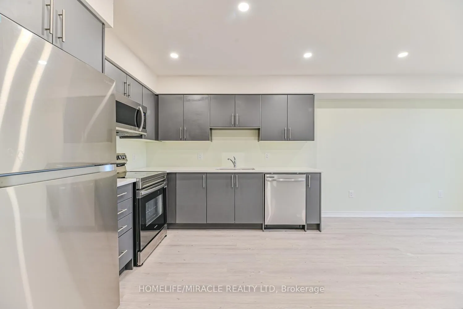 Photo 14 of Unit 49, 289 Chapel Hill Drive, Kitchener — HOMEH